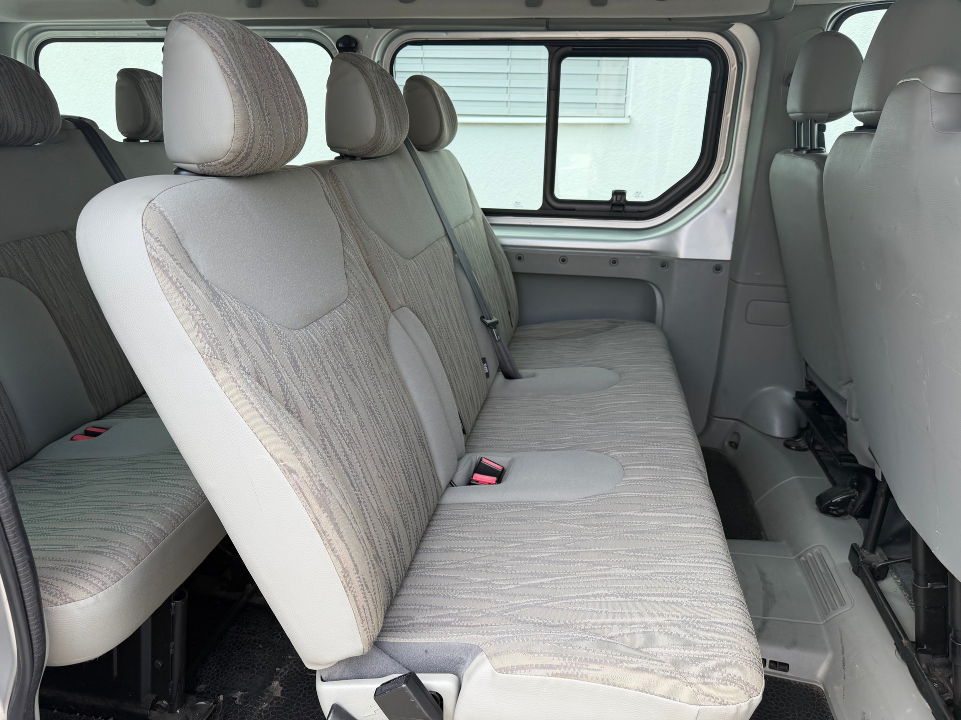 NISSAN Primastar 2.0dCi 115 L2H1 Premium 2.9t “9-Sitzer“-image-19