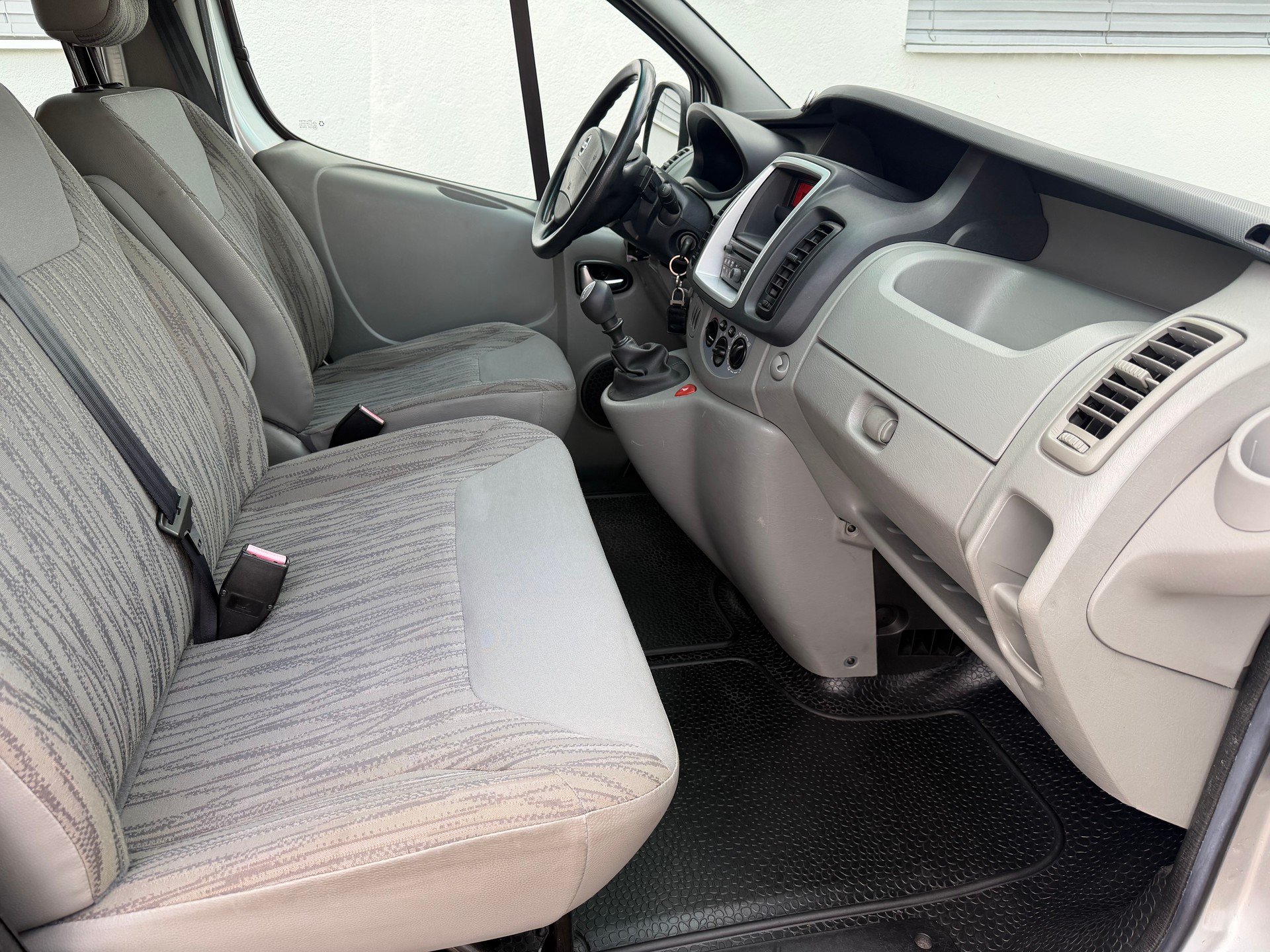 NISSAN Primastar 2.0dCi 115 L2H1 Premium 2.9t “9-Sitzer“-image-15