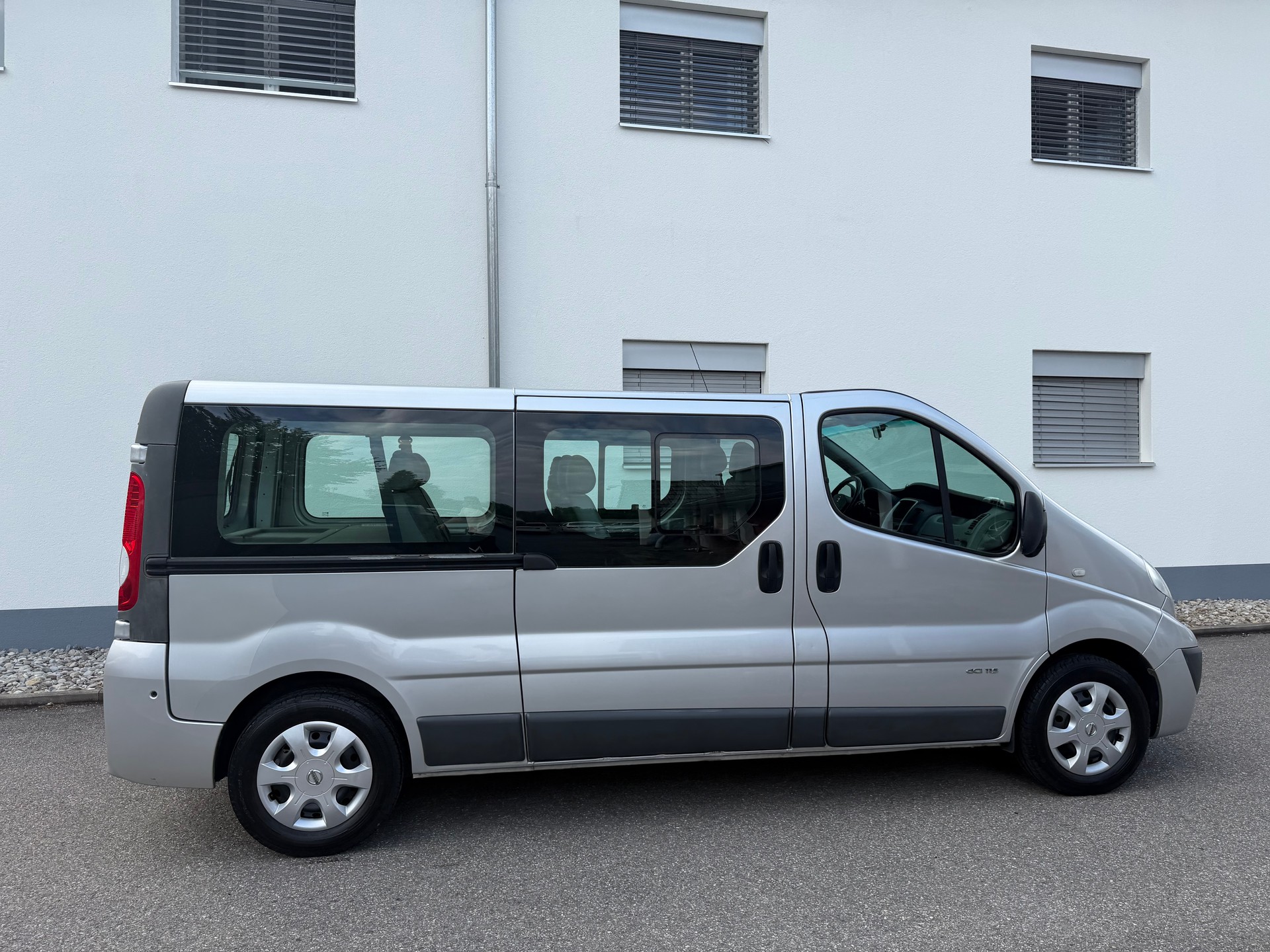 NISSAN Primastar 2.0dCi 115 L2H1 Premium 2.9t “9-Sitzer“-image-4