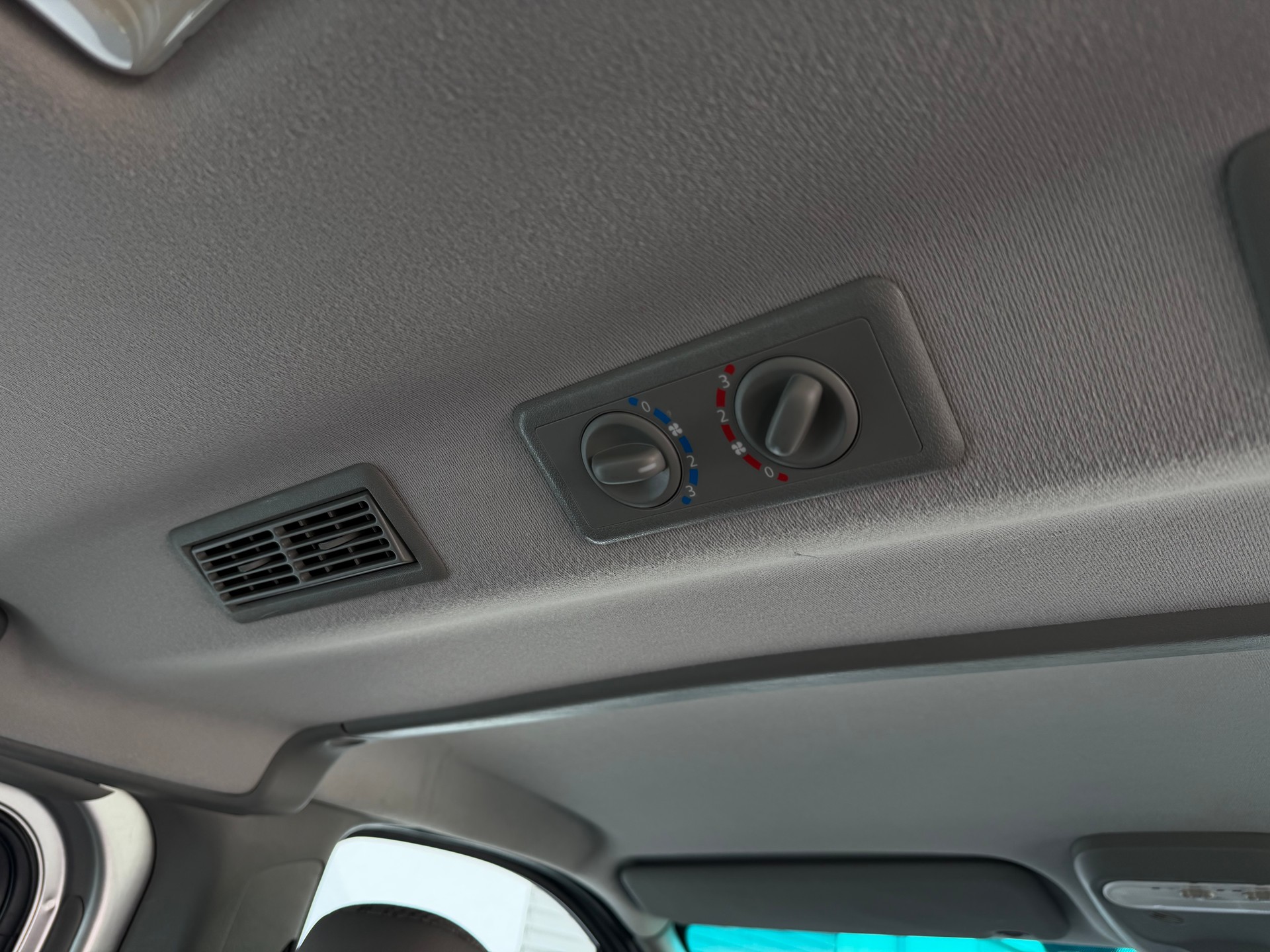 NISSAN Primastar 2.0dCi 115 L2H1 Premium 2.9t “9-Sitzer“-image-26