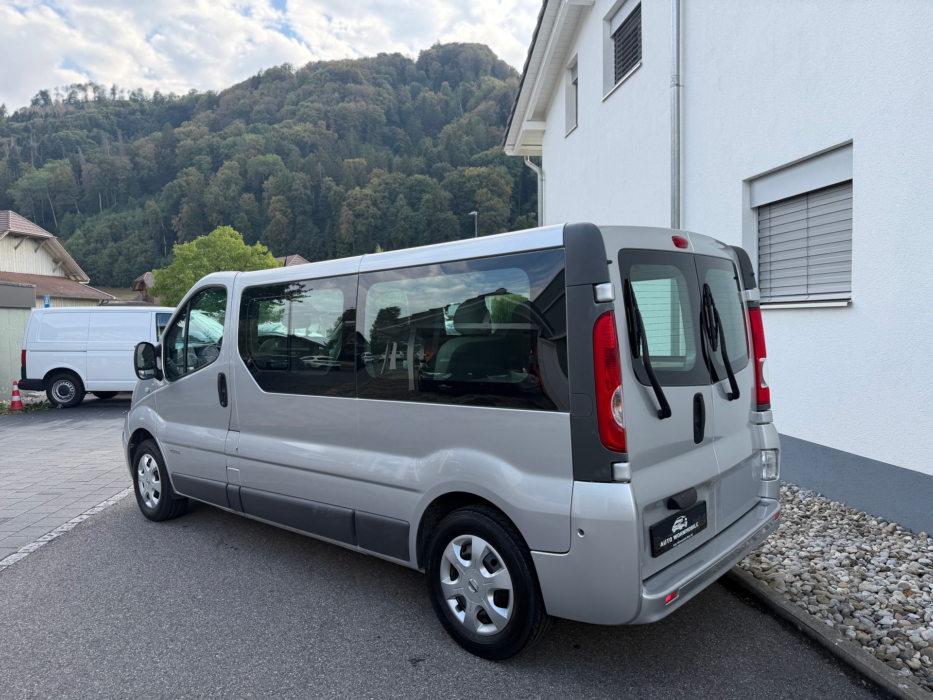 NISSAN Primastar 2.0dCi 115 L2H1 Premium 2.9t “9-Sitzer“-image-13