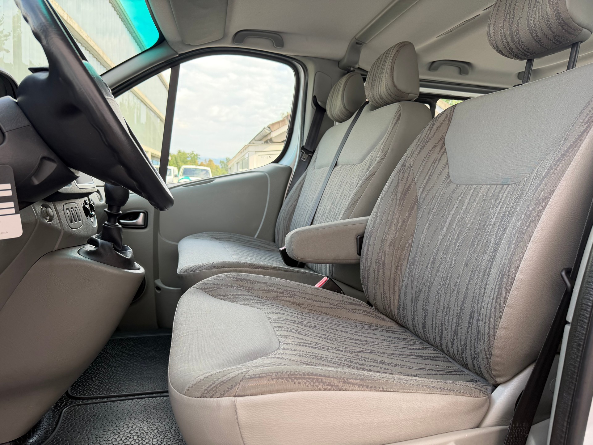 NISSAN Primastar 2.0dCi 115 L2H1 Premium 2.9t “9-Sitzer“-image-18