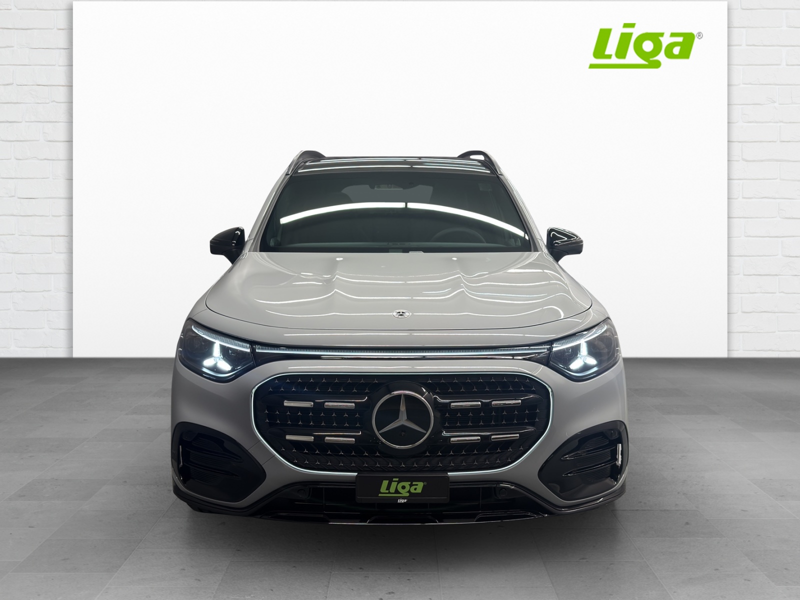 MERCEDES-BENZ GLB 220 AMG Line 4Matic-showroom-element-1