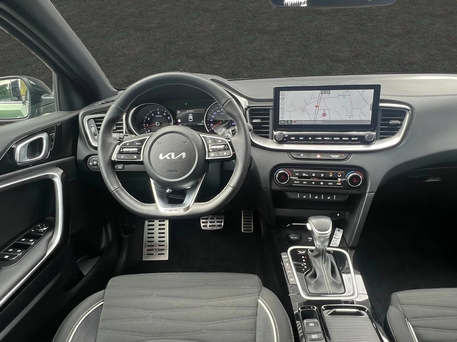 KIA ProCeed 1.5 T-GDi MHEV GT-Line DCT-image-9