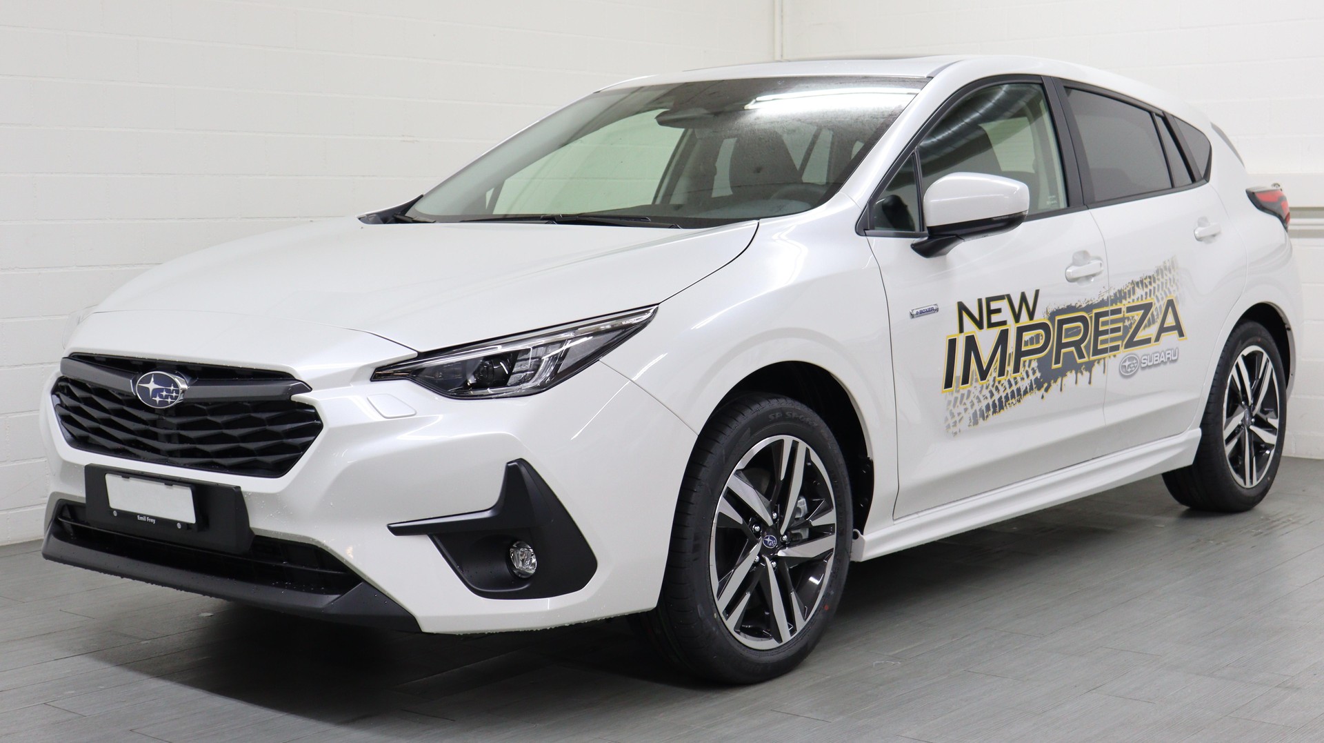 SUBARU Impreza 2.0i e-Boxer Luxury