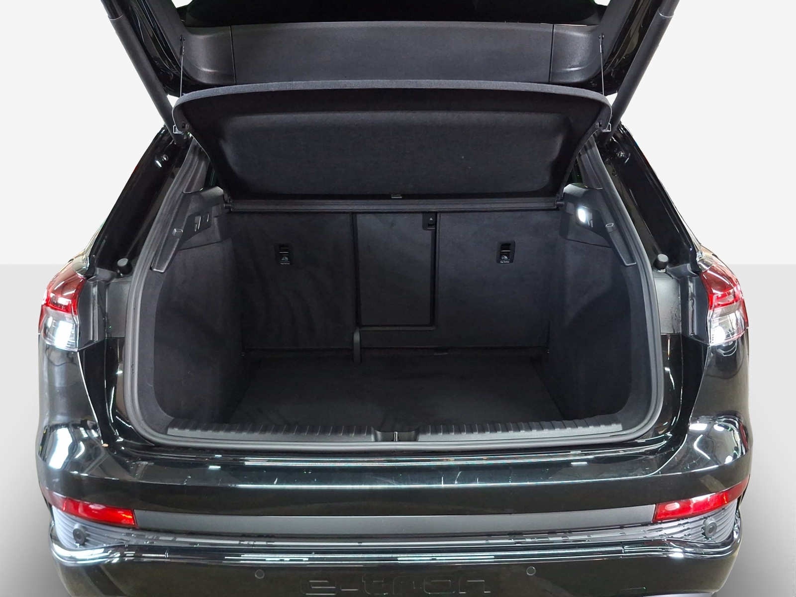 AUDI Q4 e-tron 45 Edition Swiss Ski quattro-image-13