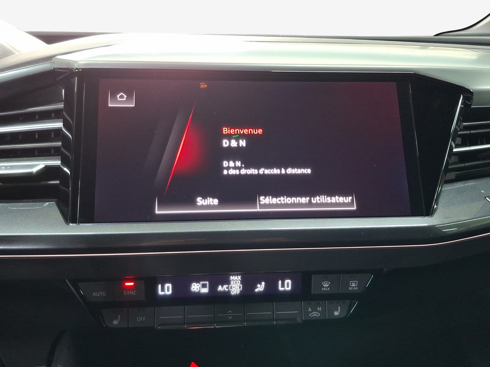 AUDI Q4 e-tron 45 Edition Swiss Ski quattro-image-11