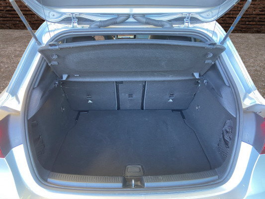 MERCEDES-BENZ A 220 4Matic 8G-DCT-image-6