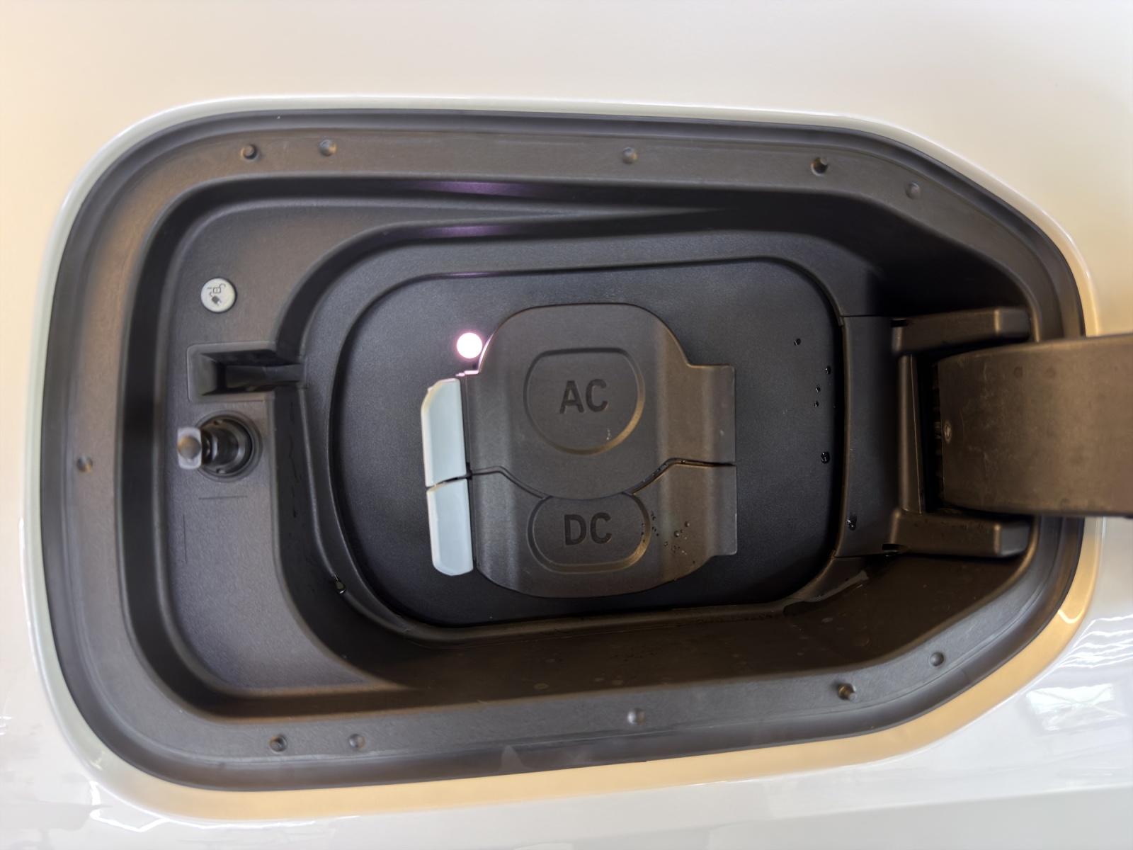 BMW iX xDrive60-image-22