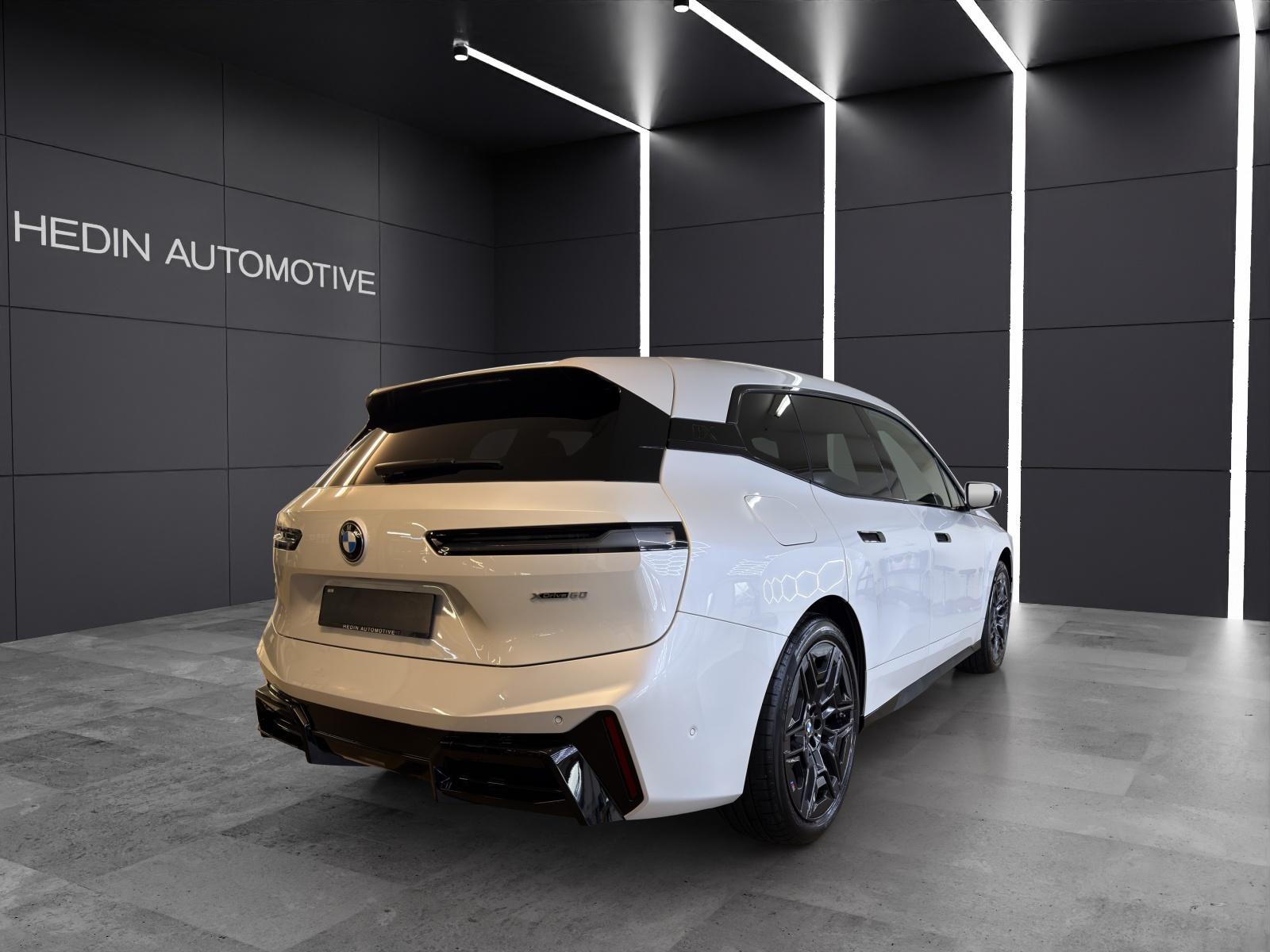 BMW iX xDrive60-image-4