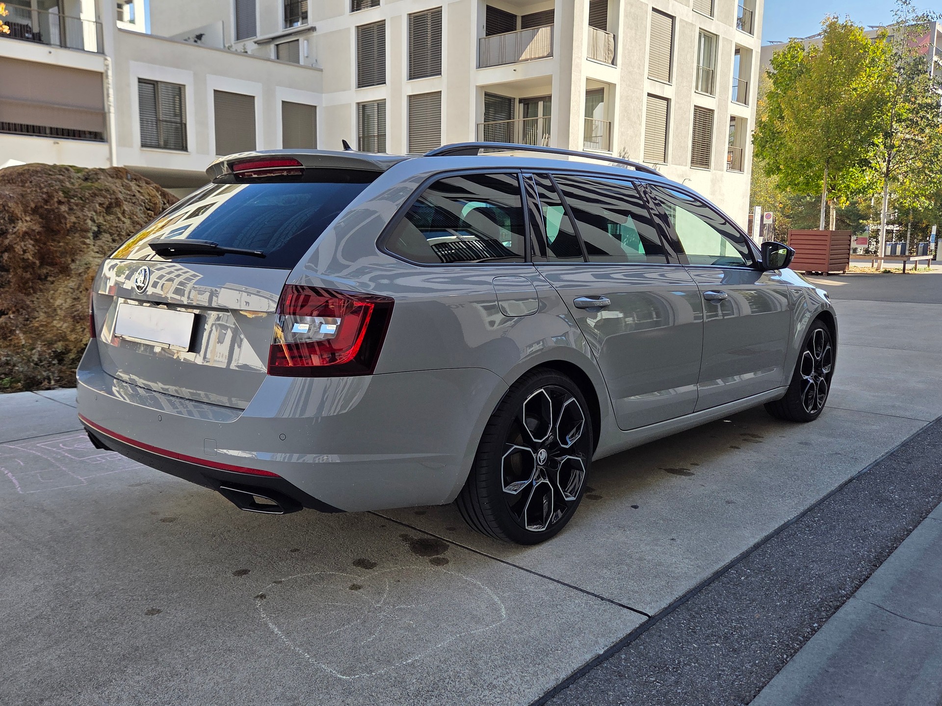 SKODA Octavia Combi 2.0 TDI RS Final Edition 4x4 DSG-showroom-element-3