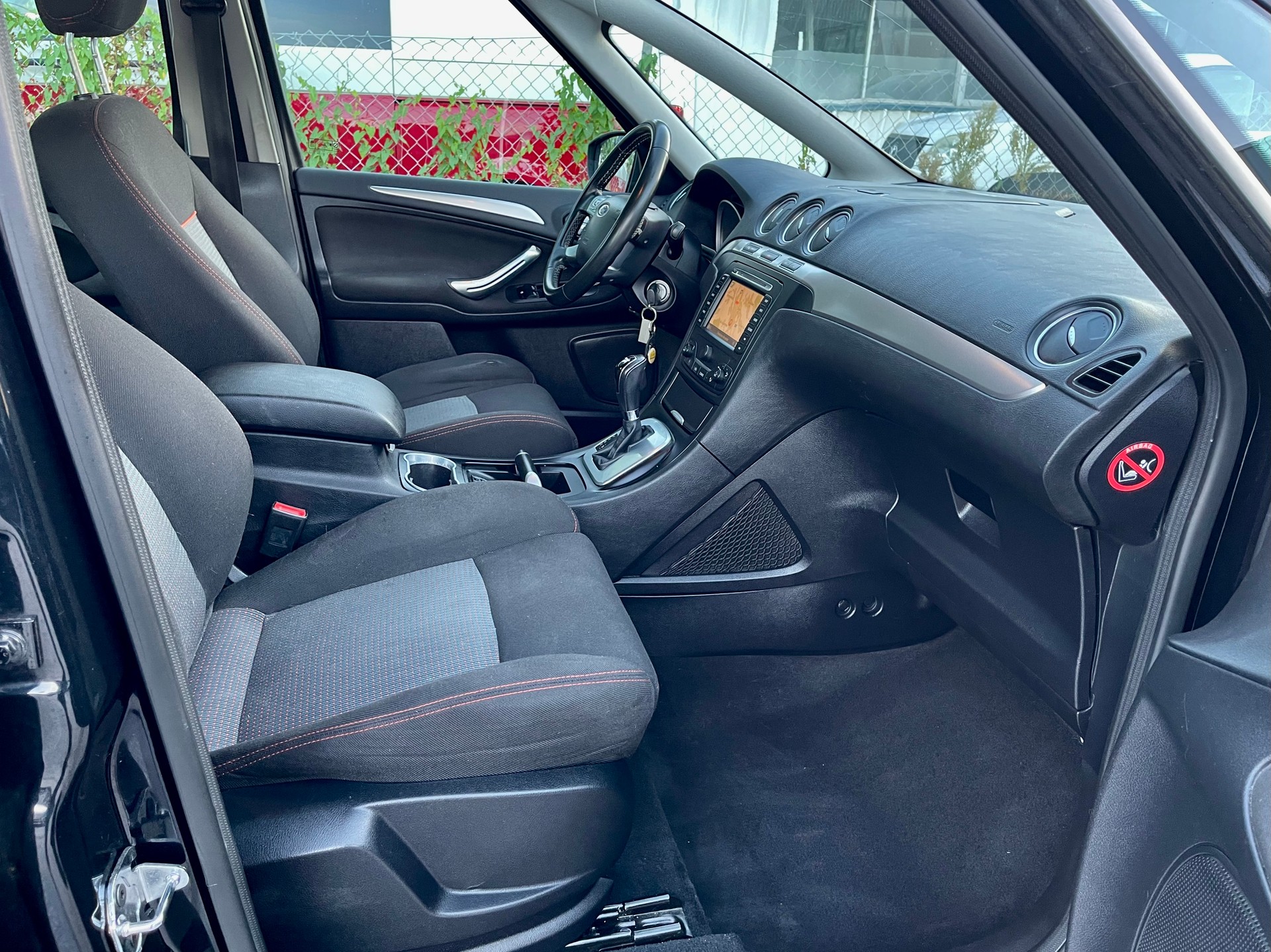 FORD S-Max 2.0 TDCi TitaniumS PowerShift-image-28