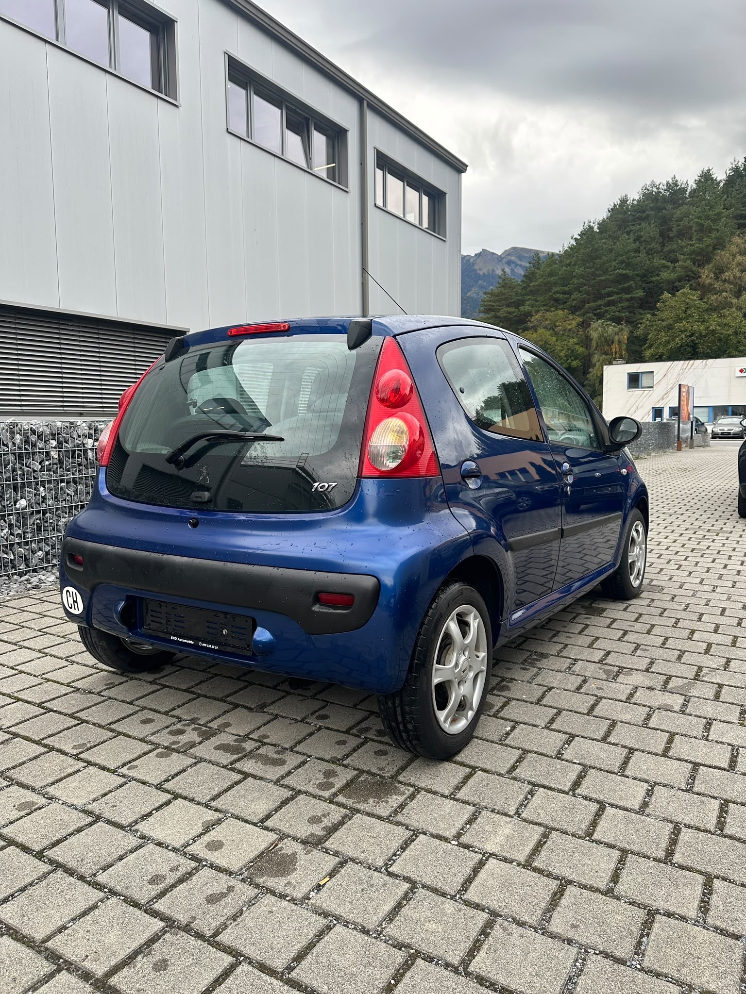 PEUGEOT 107 1.0 Trendy-image-4
