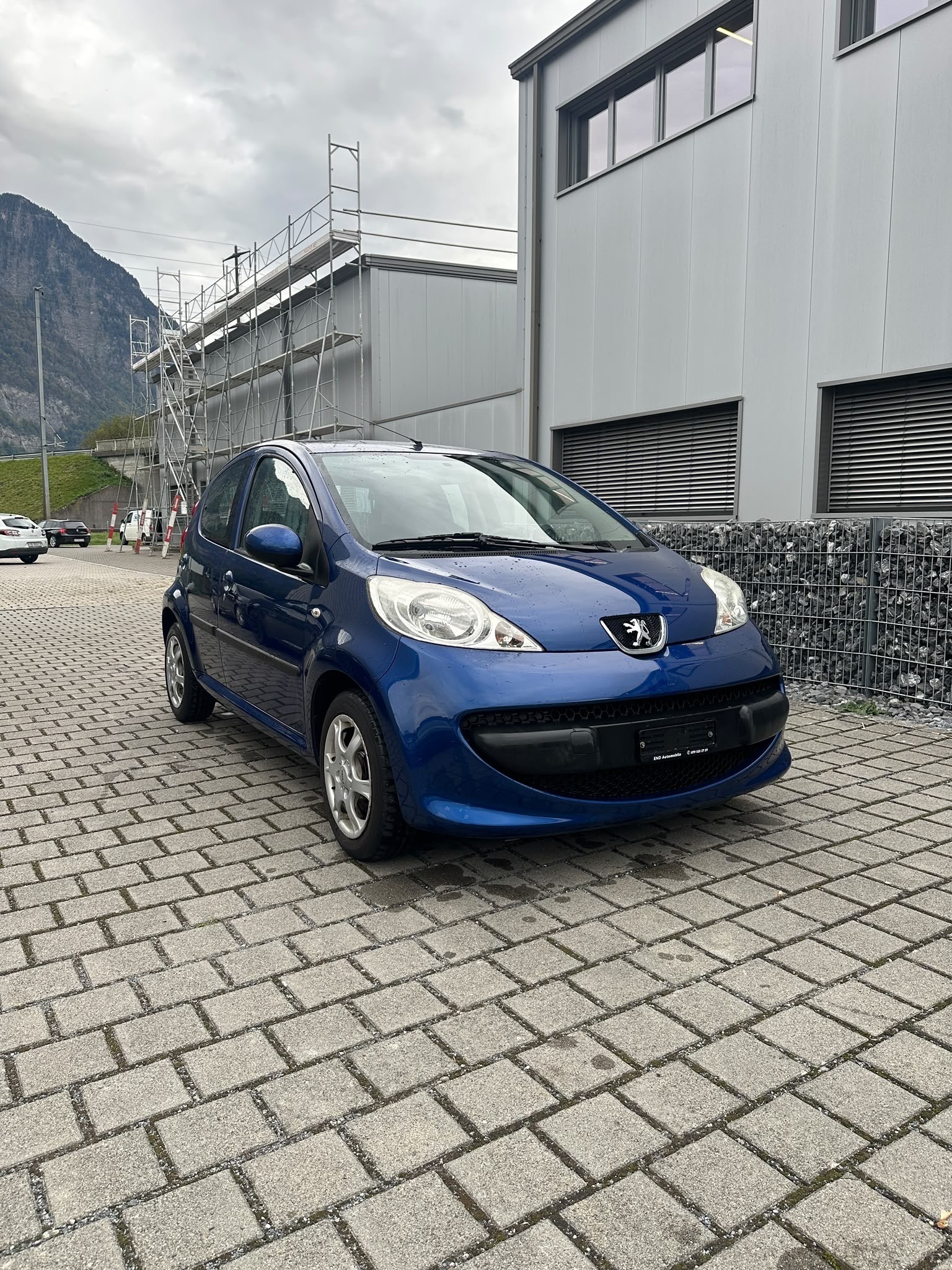 PEUGEOT 107 1.0 Trendy-image-1