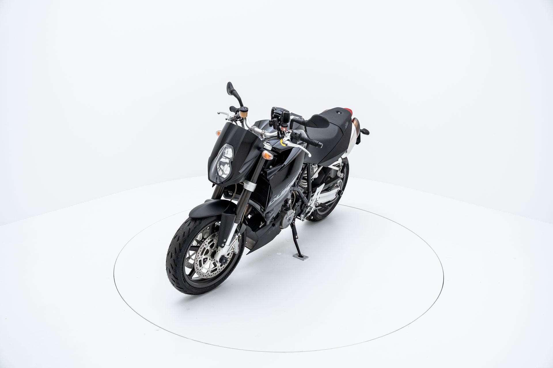 KTM 990 Super Duke-image-2