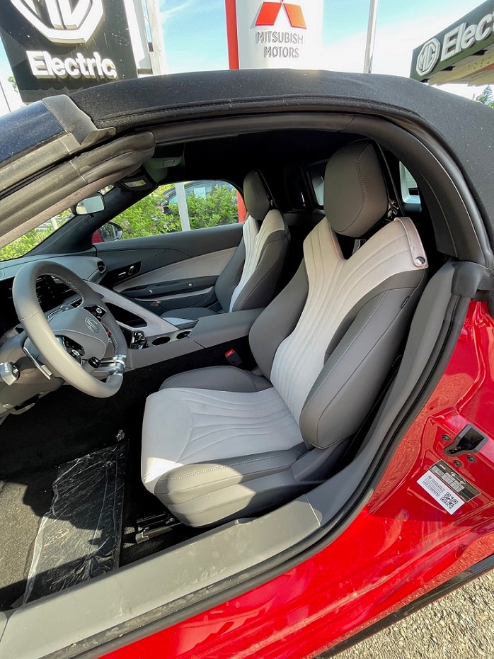 MG Cyberster 77 kWh AWD-showroom-element-3
