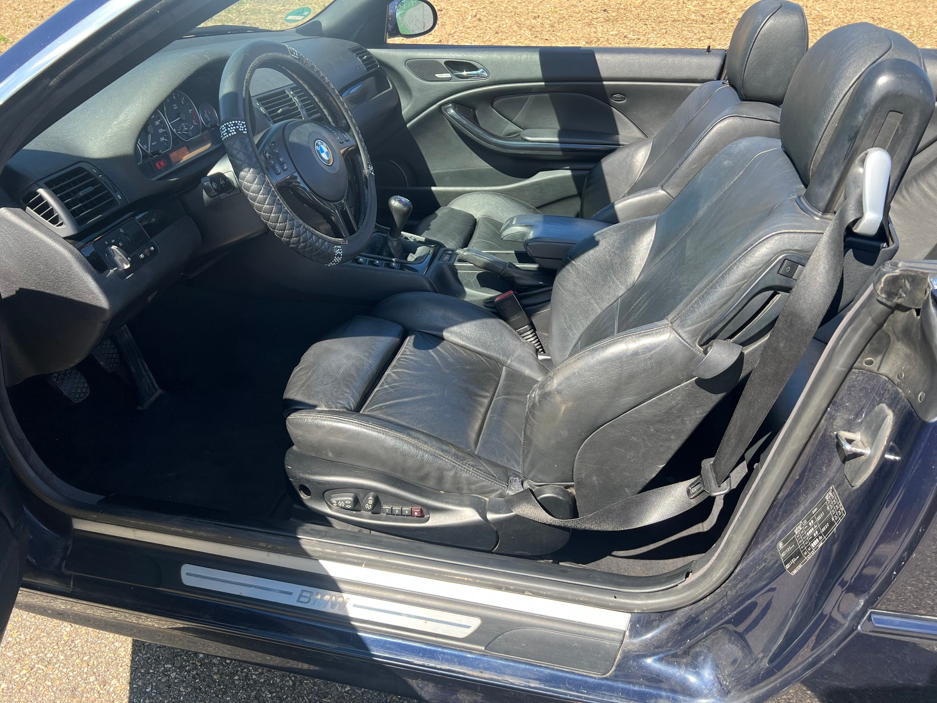 BMW 330Ci Cabriolet-image-11