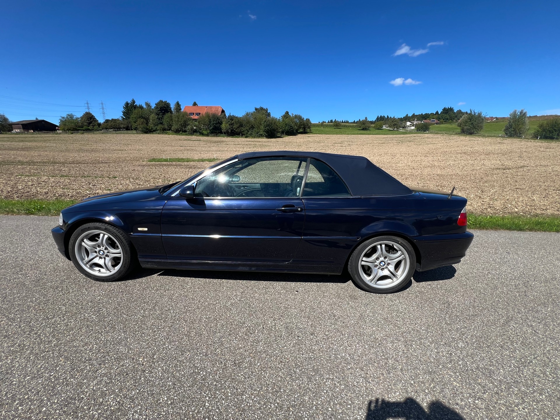 BMW 330Ci Cabriolet-image-8