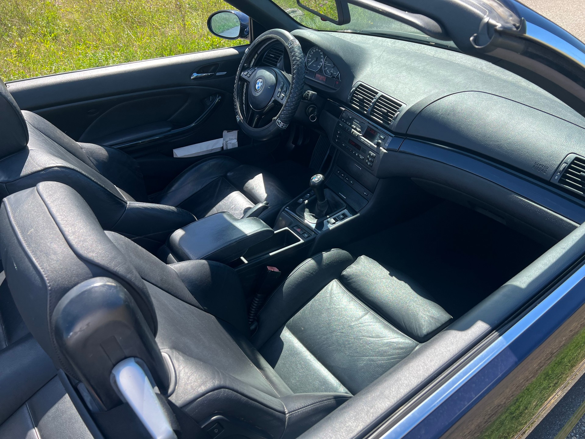 BMW 330Ci Cabriolet-image-9