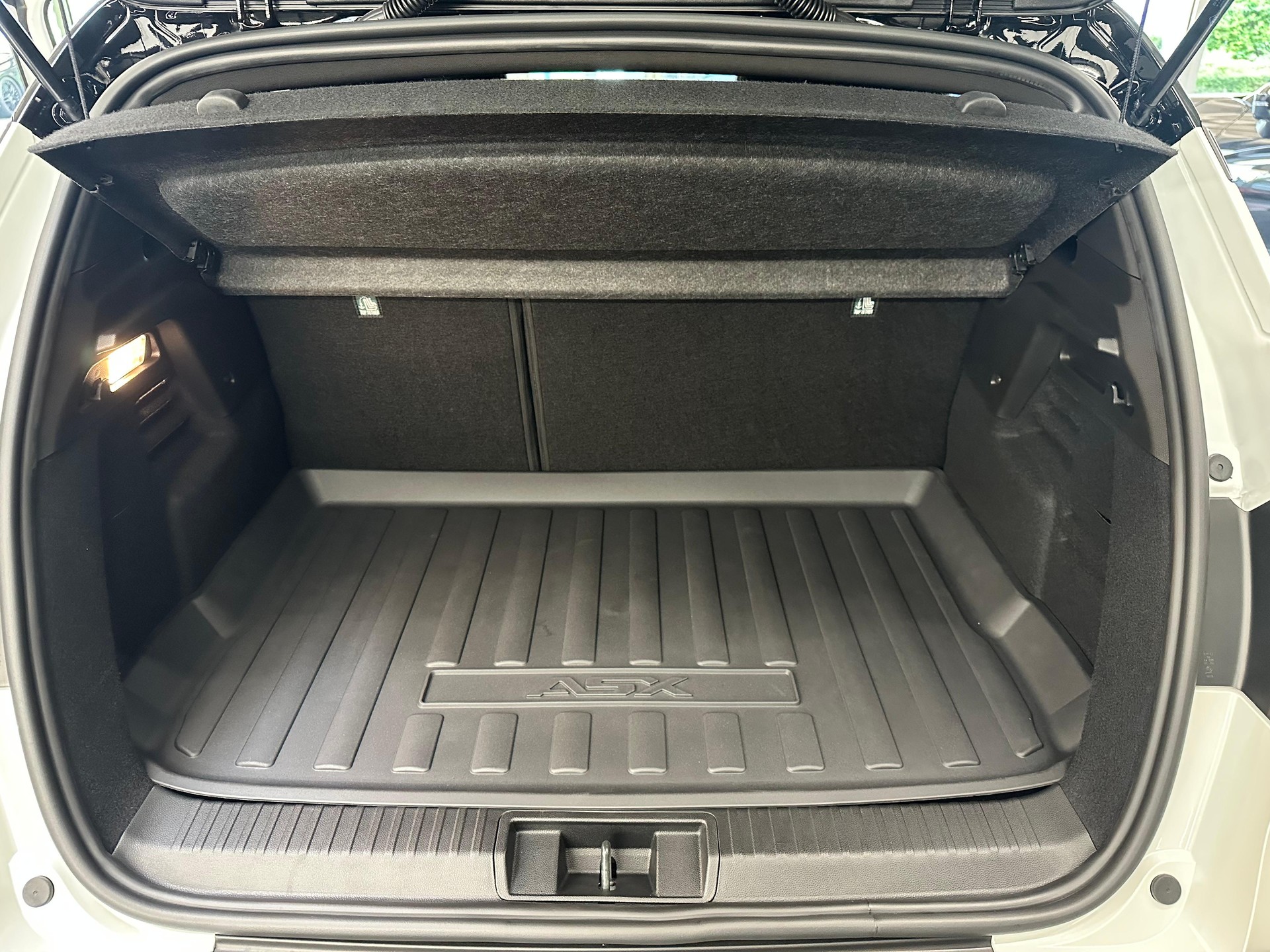 MITSUBISHI ASX 1.8 HEV Instyle-image-18
