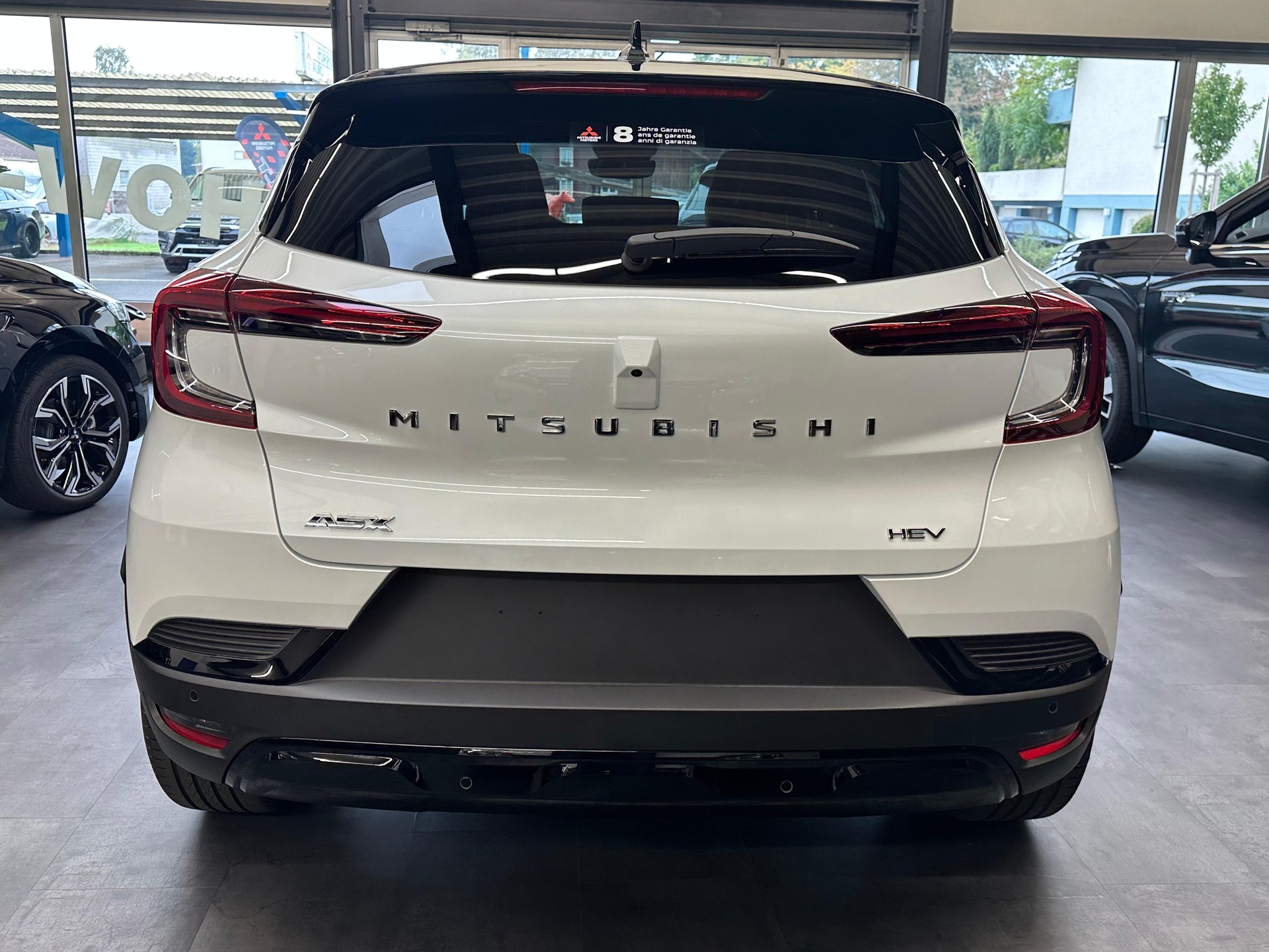 MITSUBISHI ASX 1.8 HEV Instyle-image-4