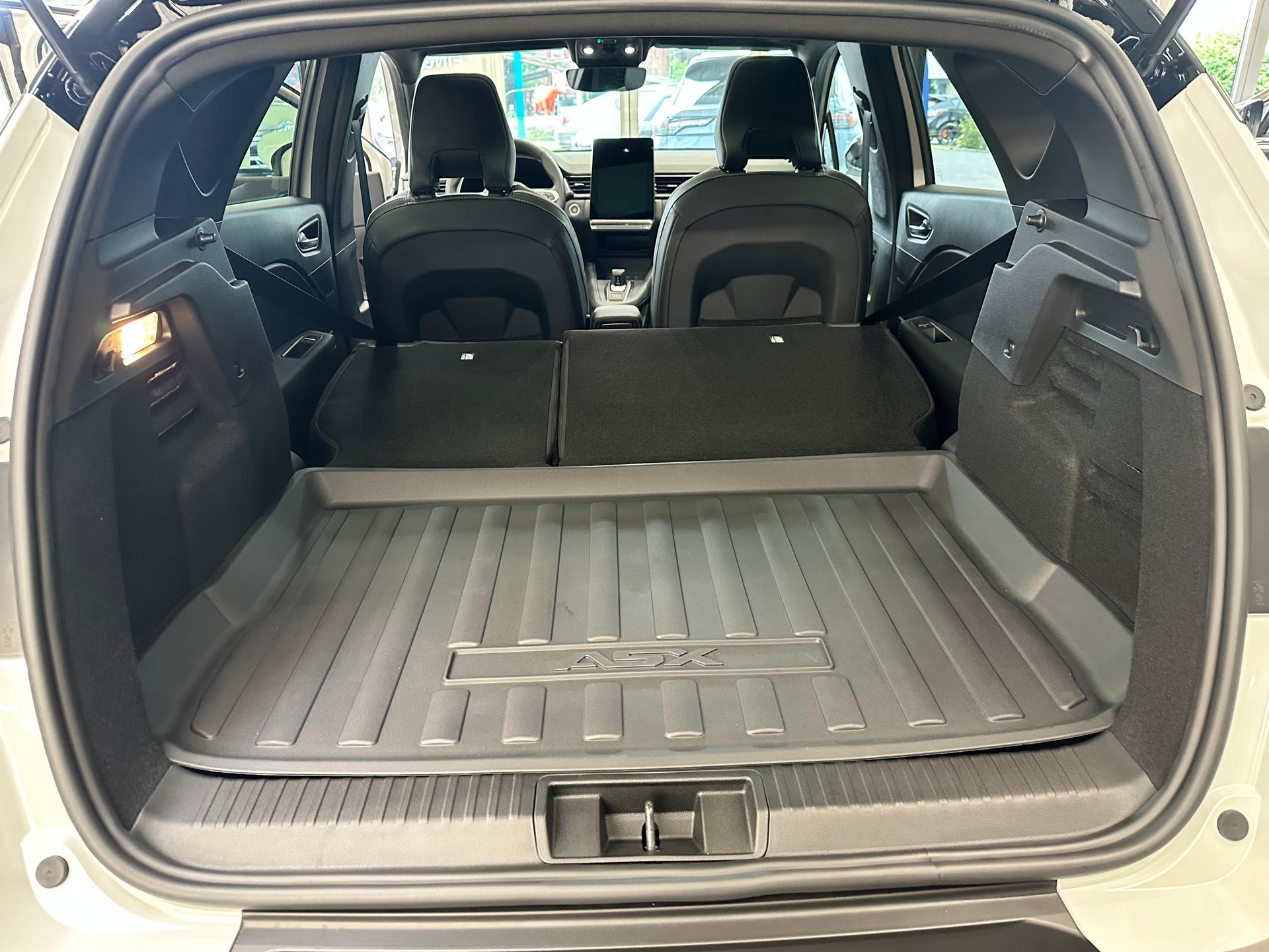 MITSUBISHI ASX 1.8 HEV Instyle-image-19