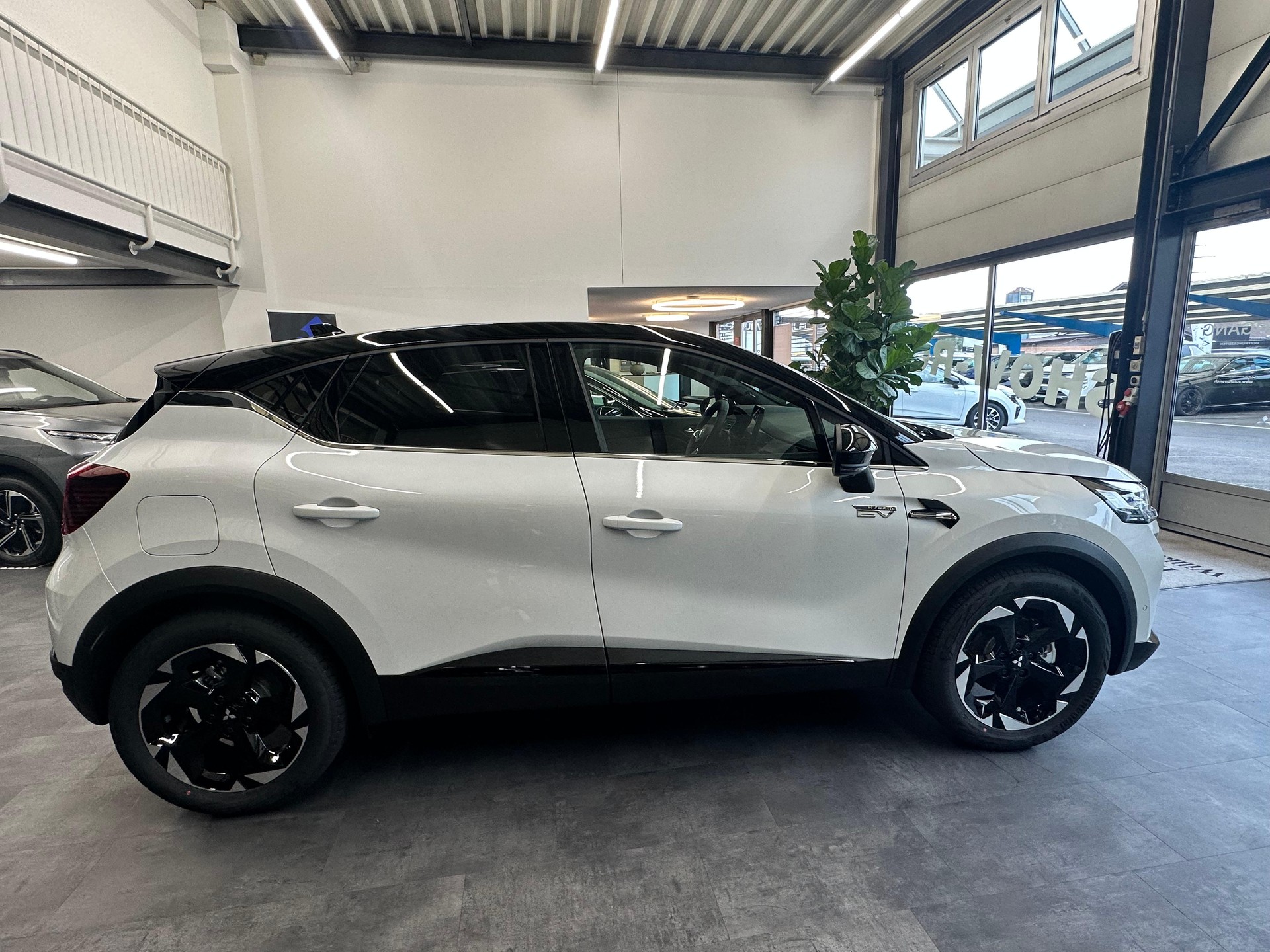 MITSUBISHI ASX 1.8 HEV Instyle-image-6