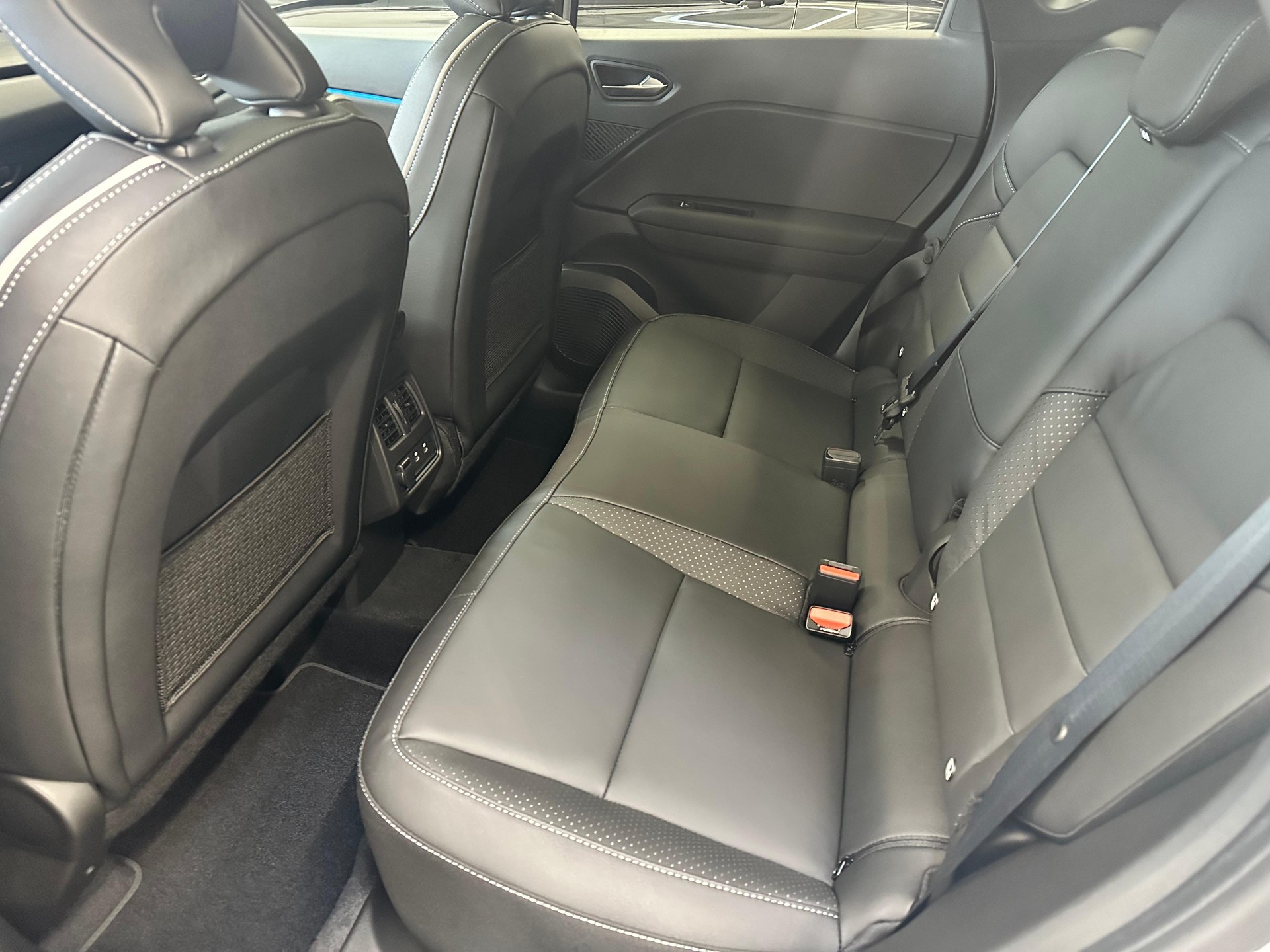 MITSUBISHI ASX 1.8 HEV Instyle-image-17