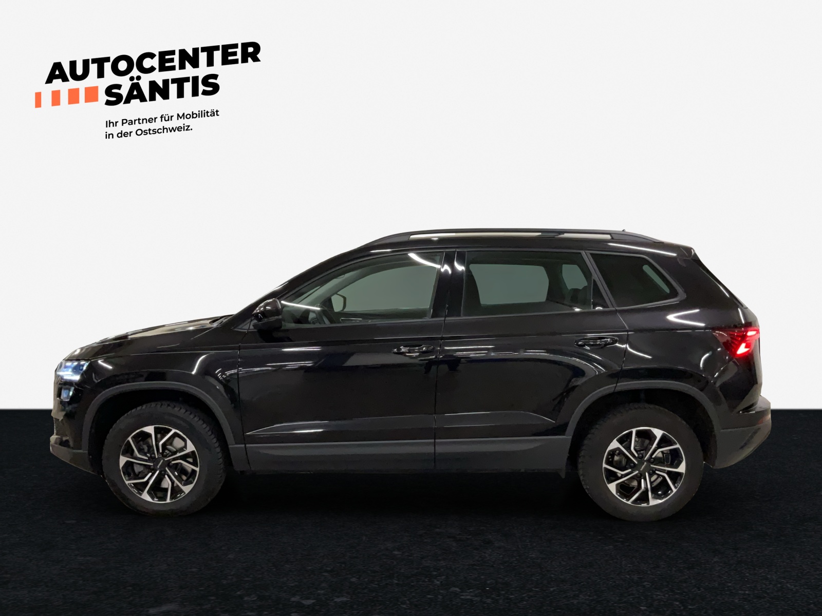 SKODA Karoq 1.5 TSI Selection DSG-showroom-element-2