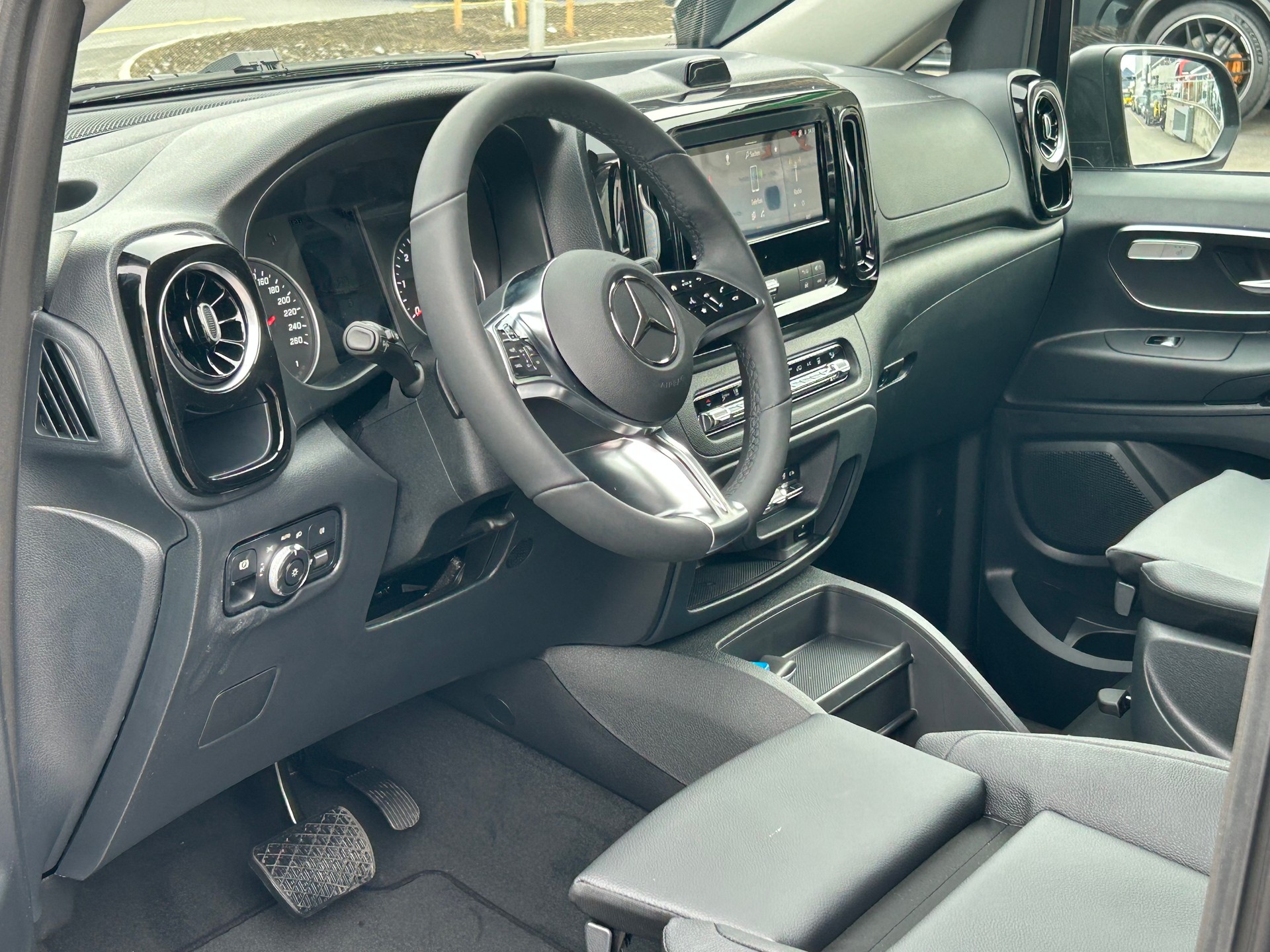 MERCEDES-BENZ Vito 116 CDI Tourer SELECT Family-image-17