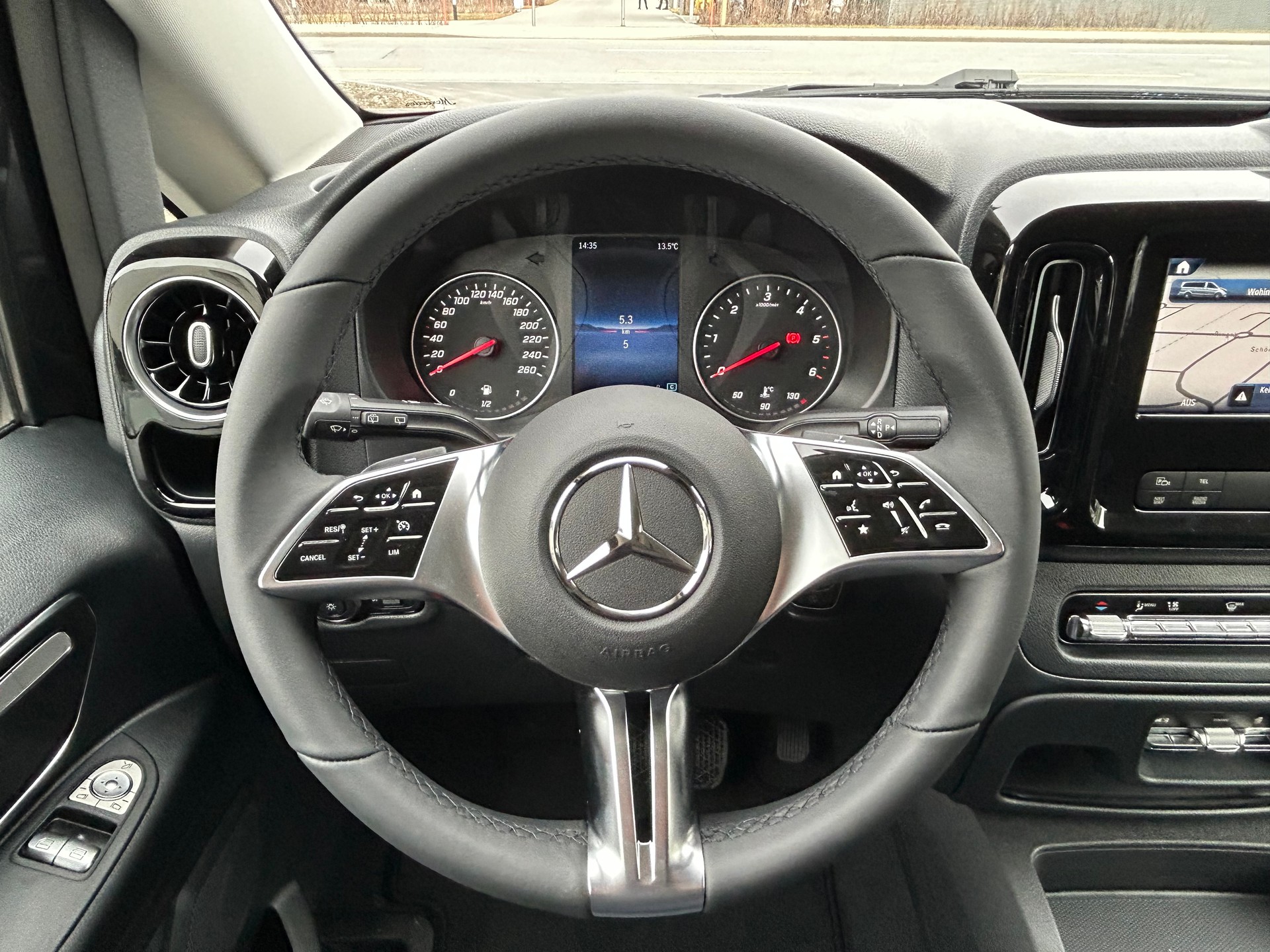 MERCEDES-BENZ Vito 116 CDI Tourer SELECT Family-image-19