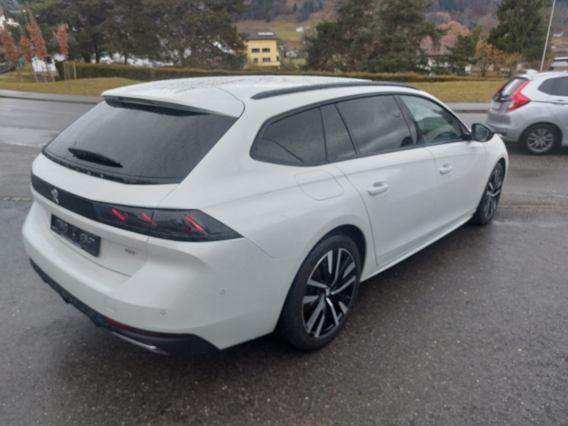 PEUGEOT 508 SW 1.5 Blue HDi Allure EAT8-image-5