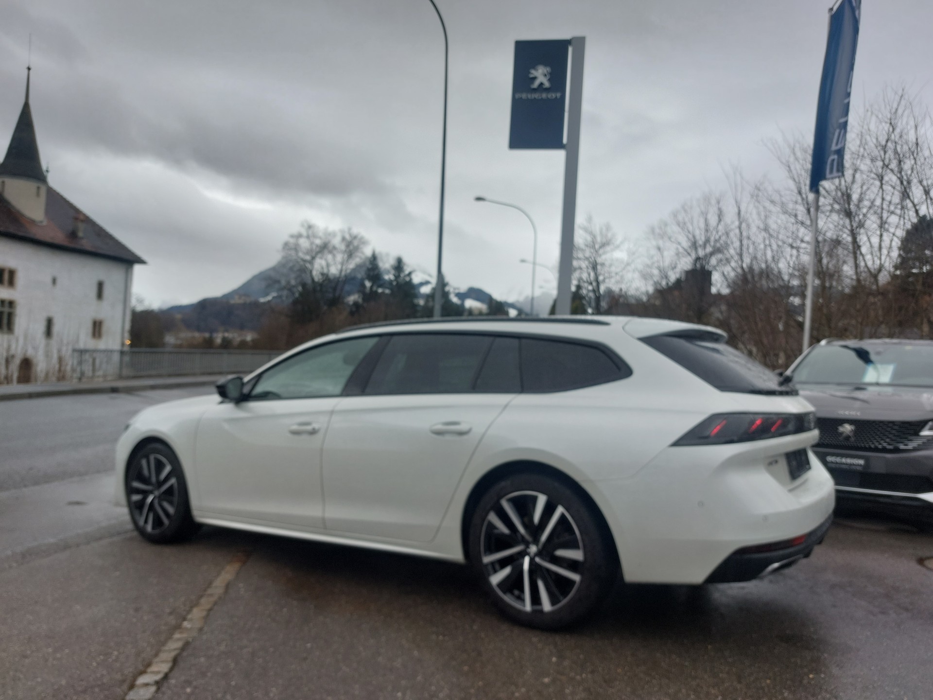PEUGEOT 508 SW 1.5 Blue HDi Allure EAT8-image-1