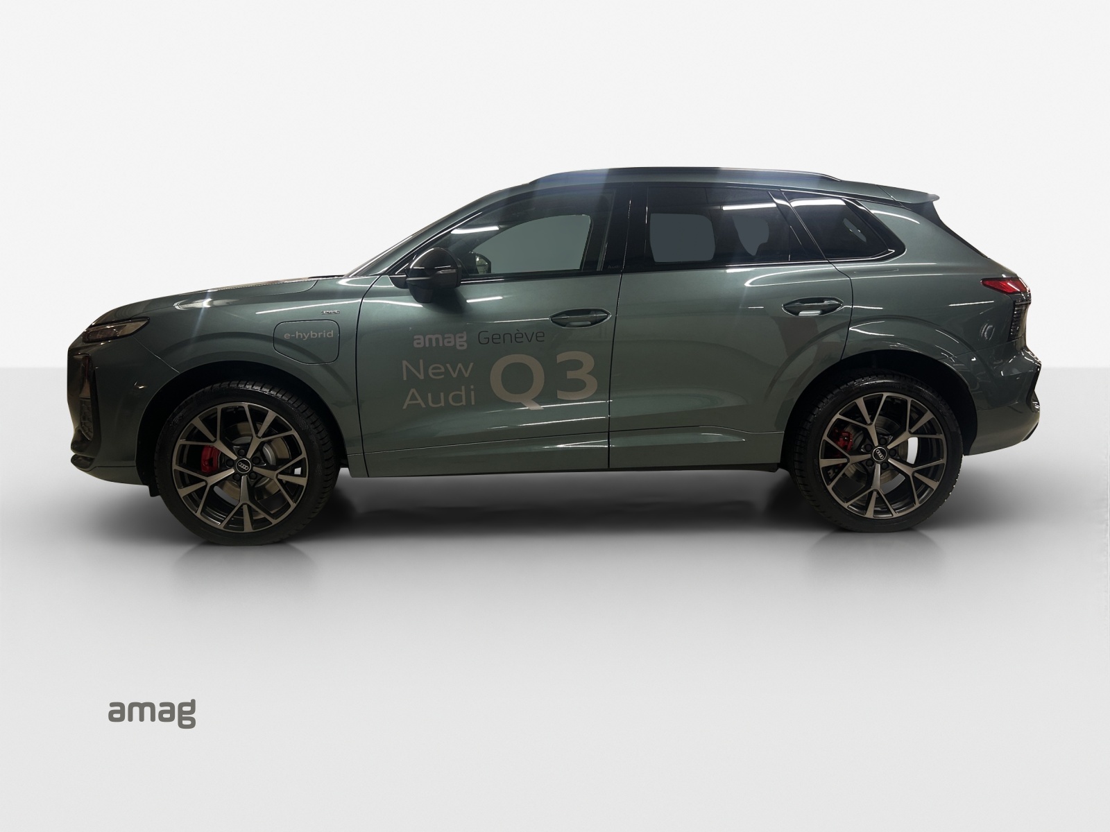 AUDI Q3 SUV e-hybrid 200 kW S tronig-showroom-element-1