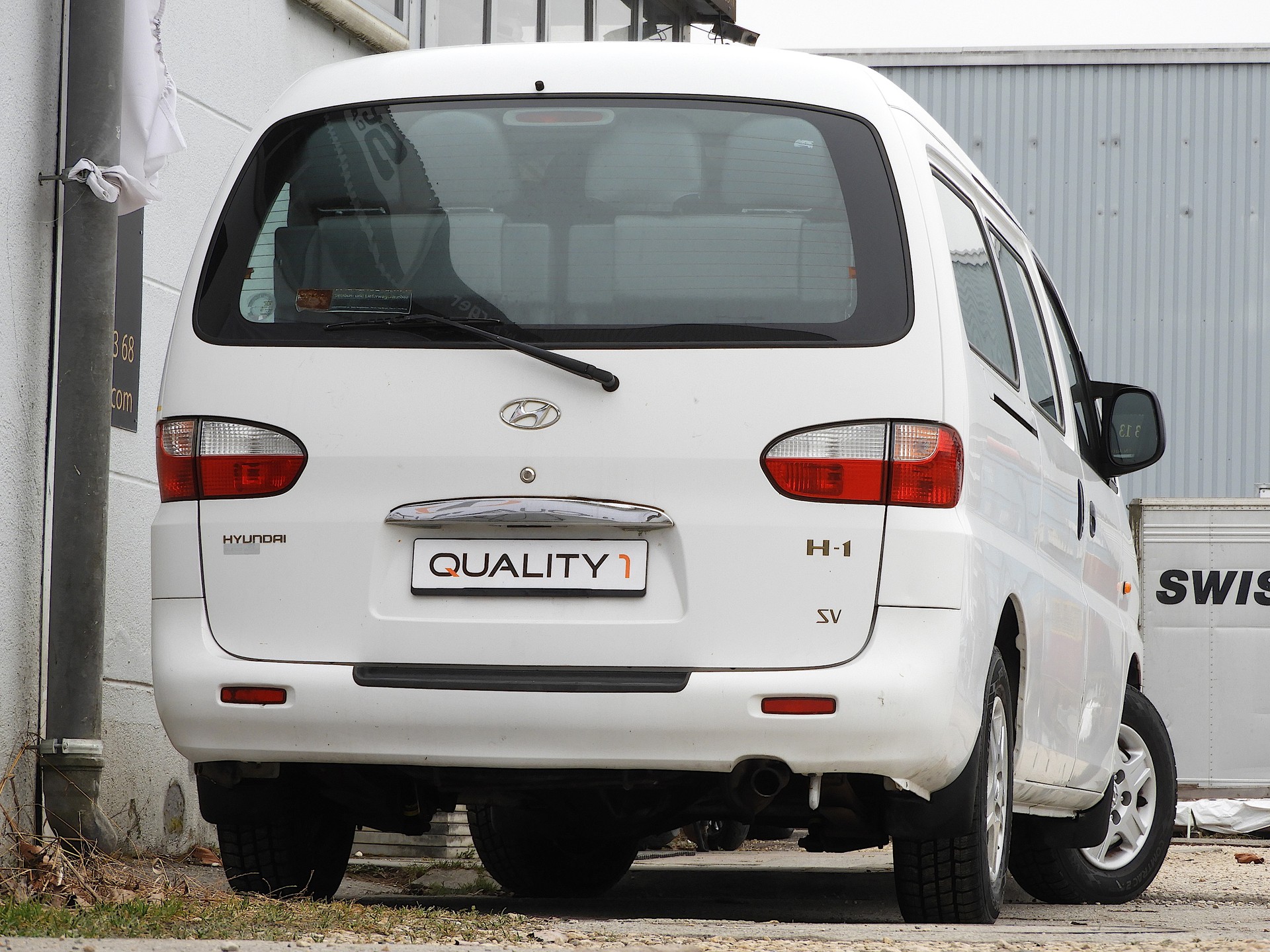 HYUNDAI H-1 2.4 3Van I CH FZ I 3 Erwachsene Plätze I 17 Kinderplätze I MFK 20.01.2026 I 1 Hand-image-3