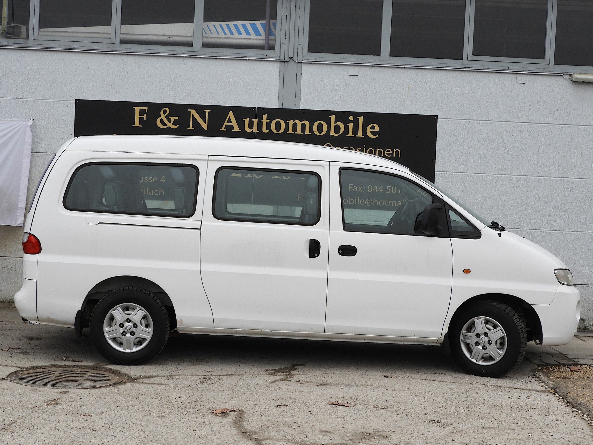 HYUNDAI H-1 2.4 3Van I CH FZ I 3 Erwachsene Plätze I 17 Kinderplätze I MFK 20.01.2026 I 1 Hand-image-5