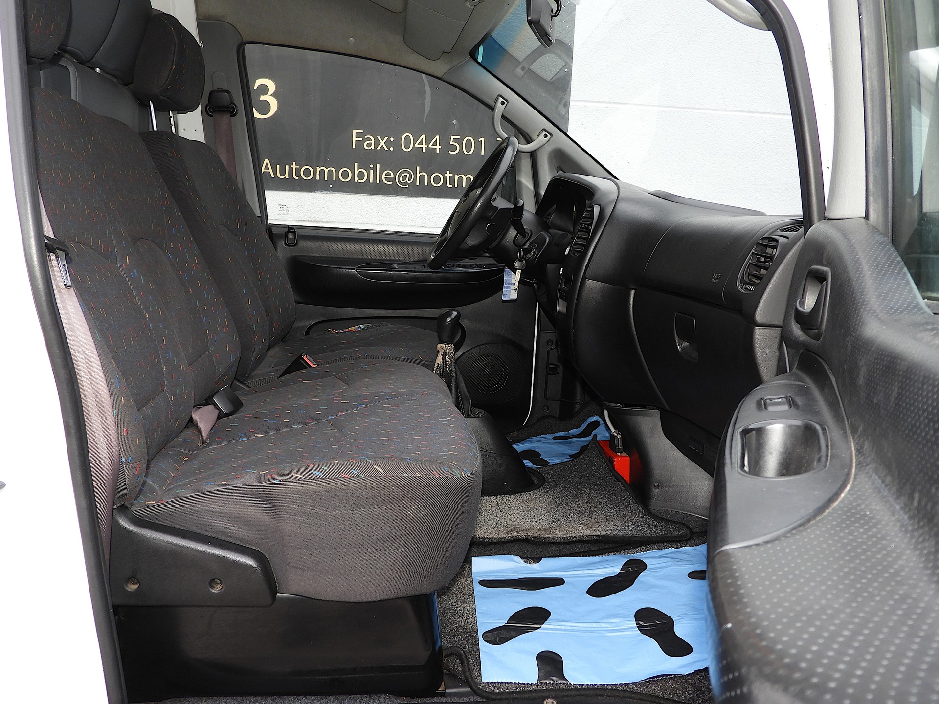HYUNDAI H-1 2.4 3Van I CH FZ I 3 Erwachsene Plätze I 17 Kinderplätze I MFK 20.01.2026 I 1 Hand-image-8