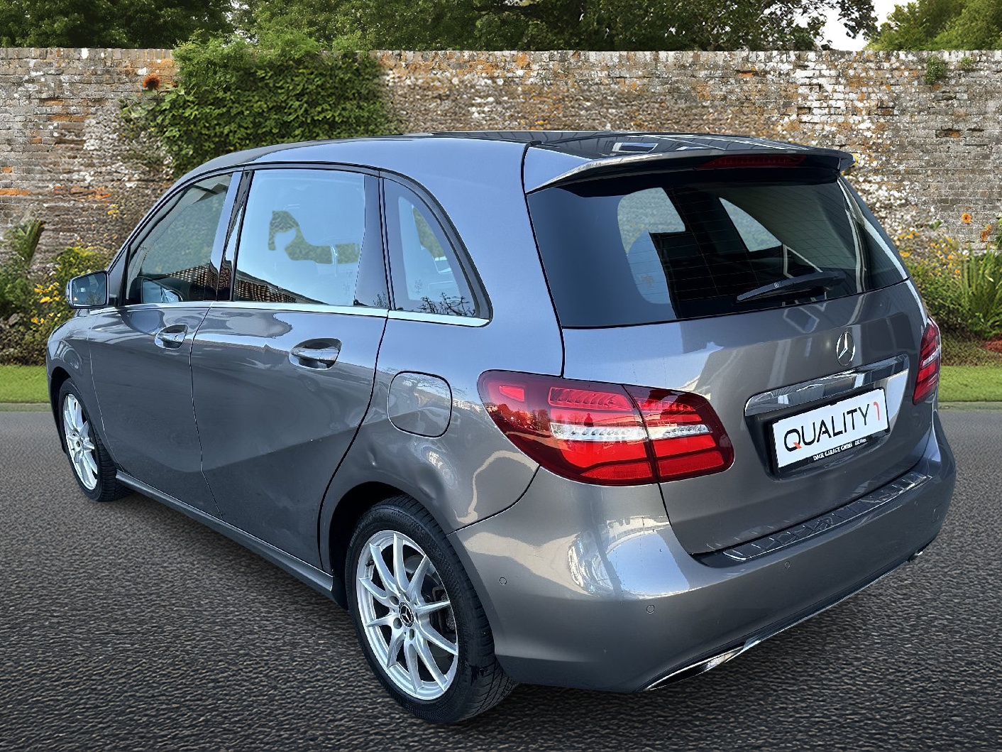MERCEDES-BENZ B 220 Urban 4Matic 7G-DCT-image-2