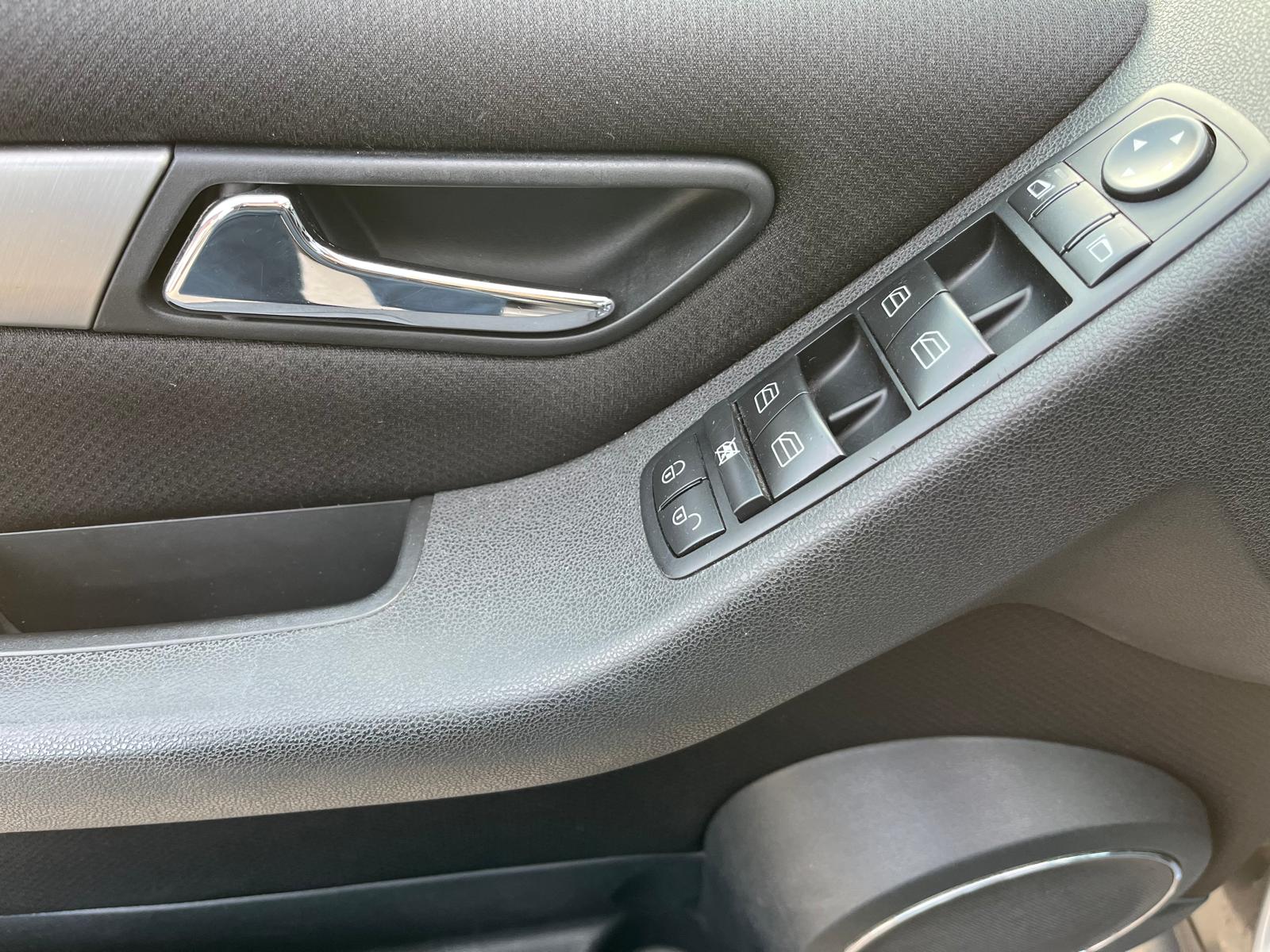 MERCEDES-BENZ B 170-image-13