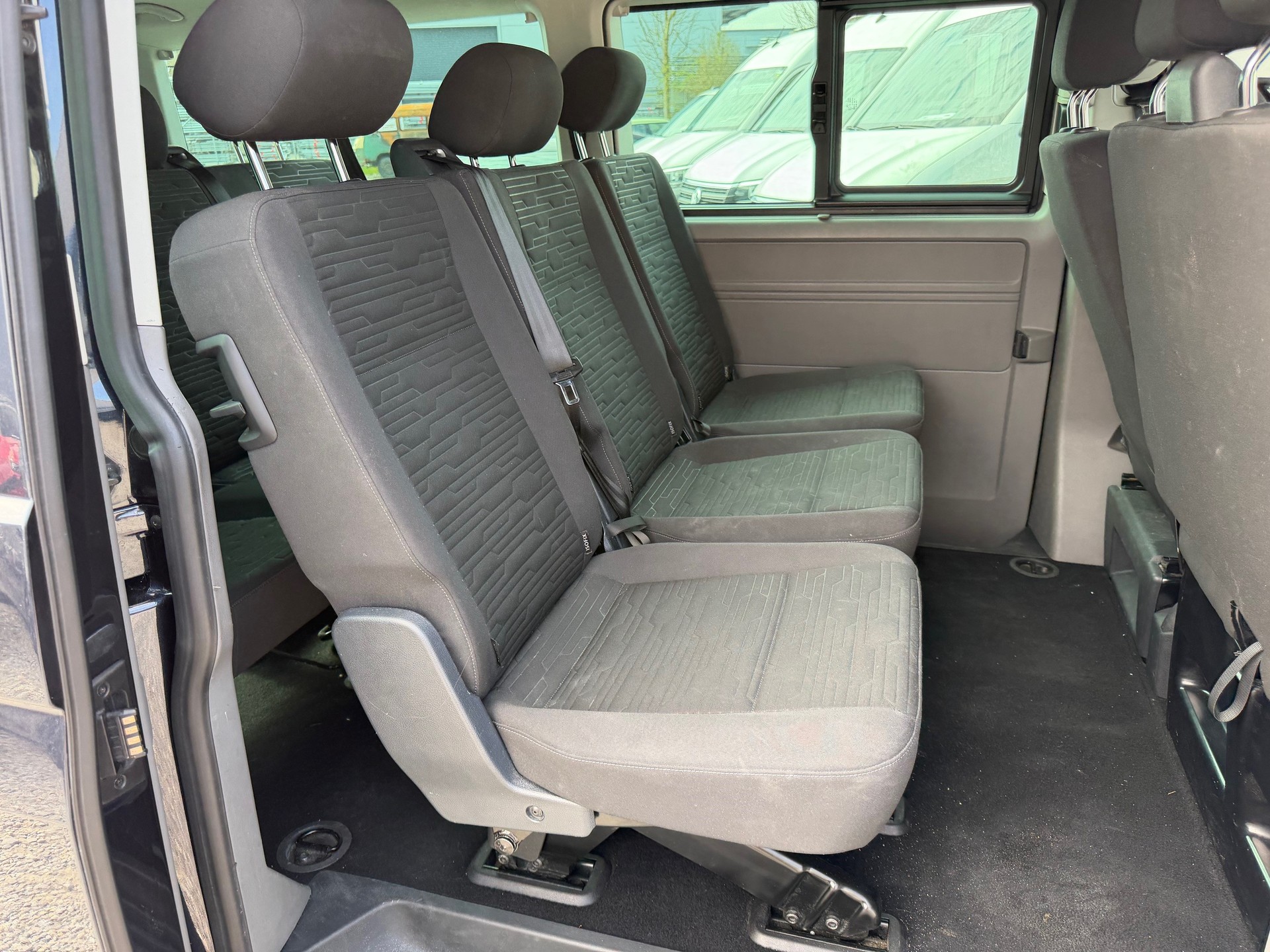 VW T6.1 2.0 TDI 4Motion DSG-image-8