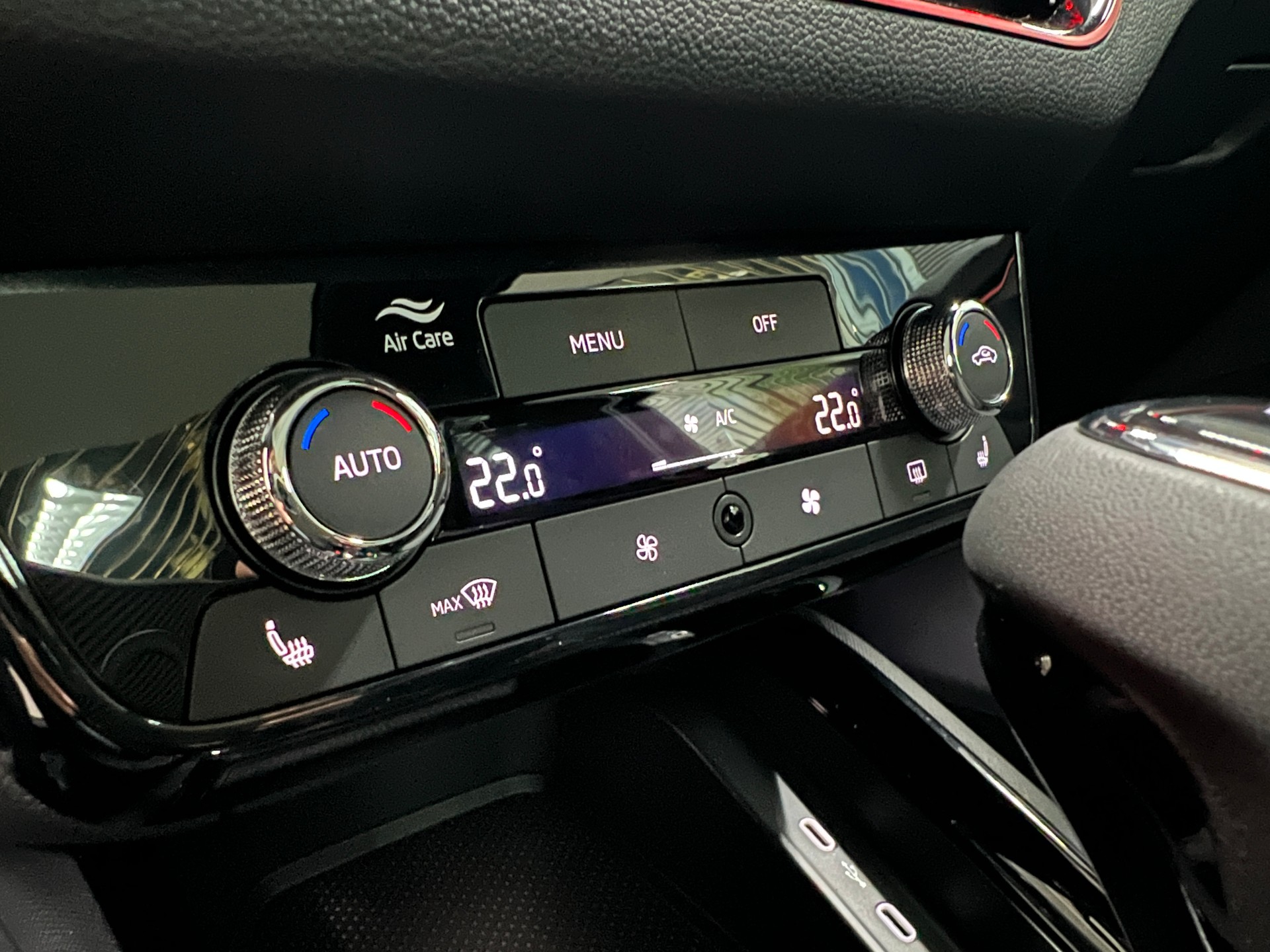 SKODA Kamiq 1.5 TSI Monte Carlo DSG Panoramadach / Lenkradheizung / Rückfahrkamera / Matrix-LED Scheinwerfer-image-19