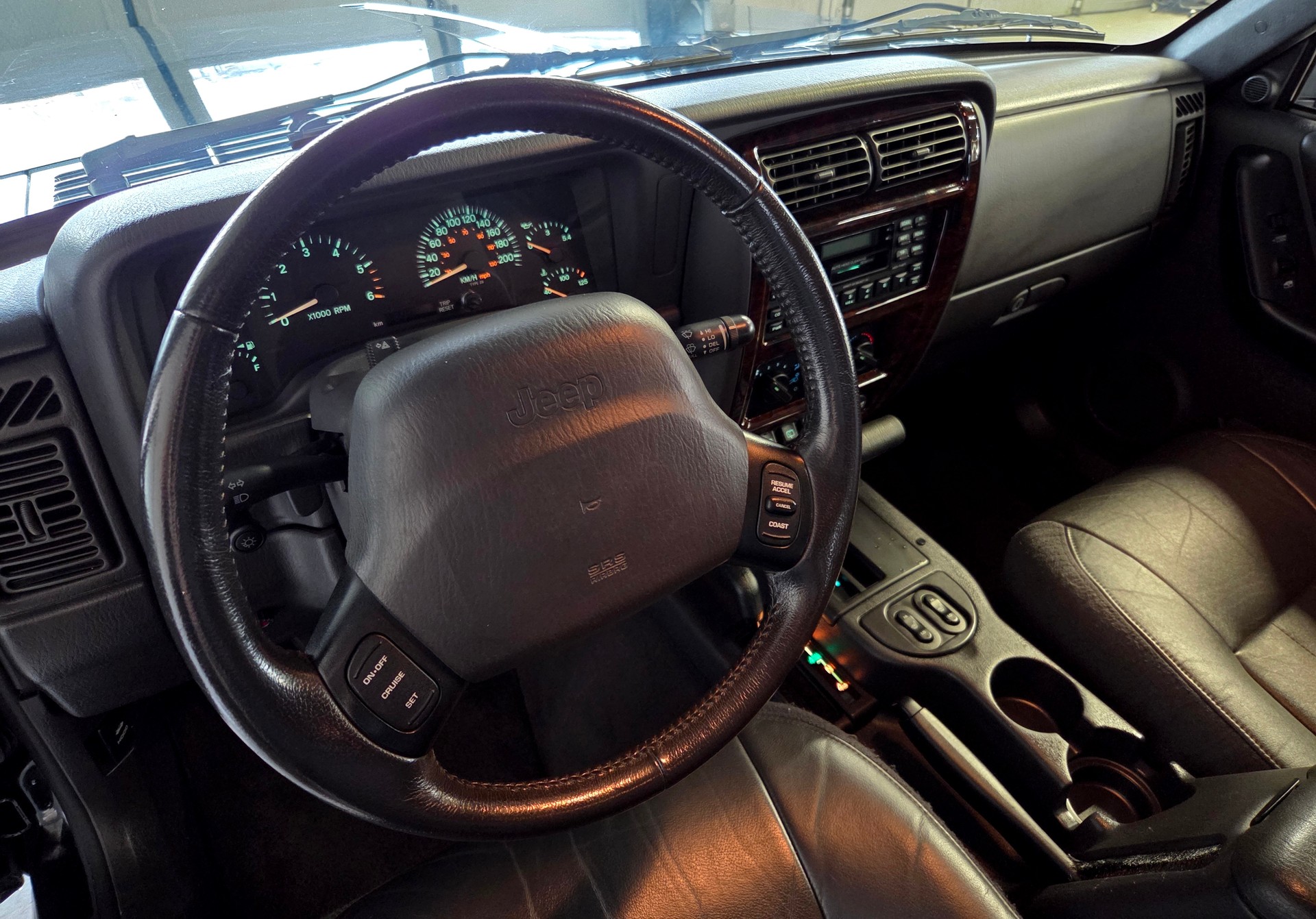 JEEP Cherokee 4.0 Limited-image-8