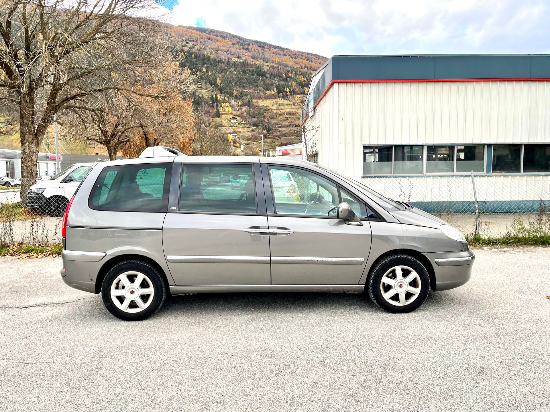 PEUGEOT 807 2.0 16V HDi (ST) Family+-showroom-element-1