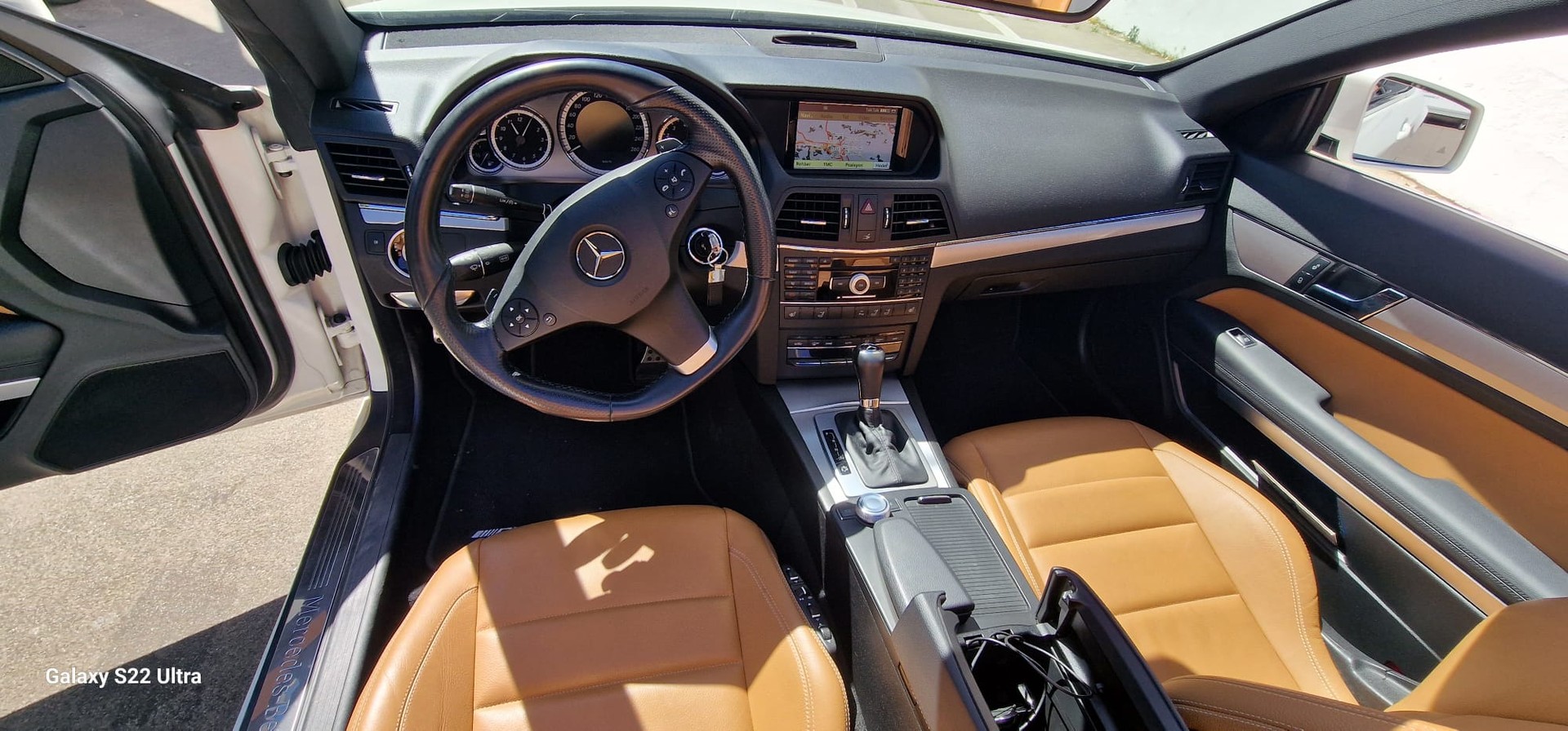 MERCEDES-BENZ E 250 CGI BlueEfficiency Automatic-image-13