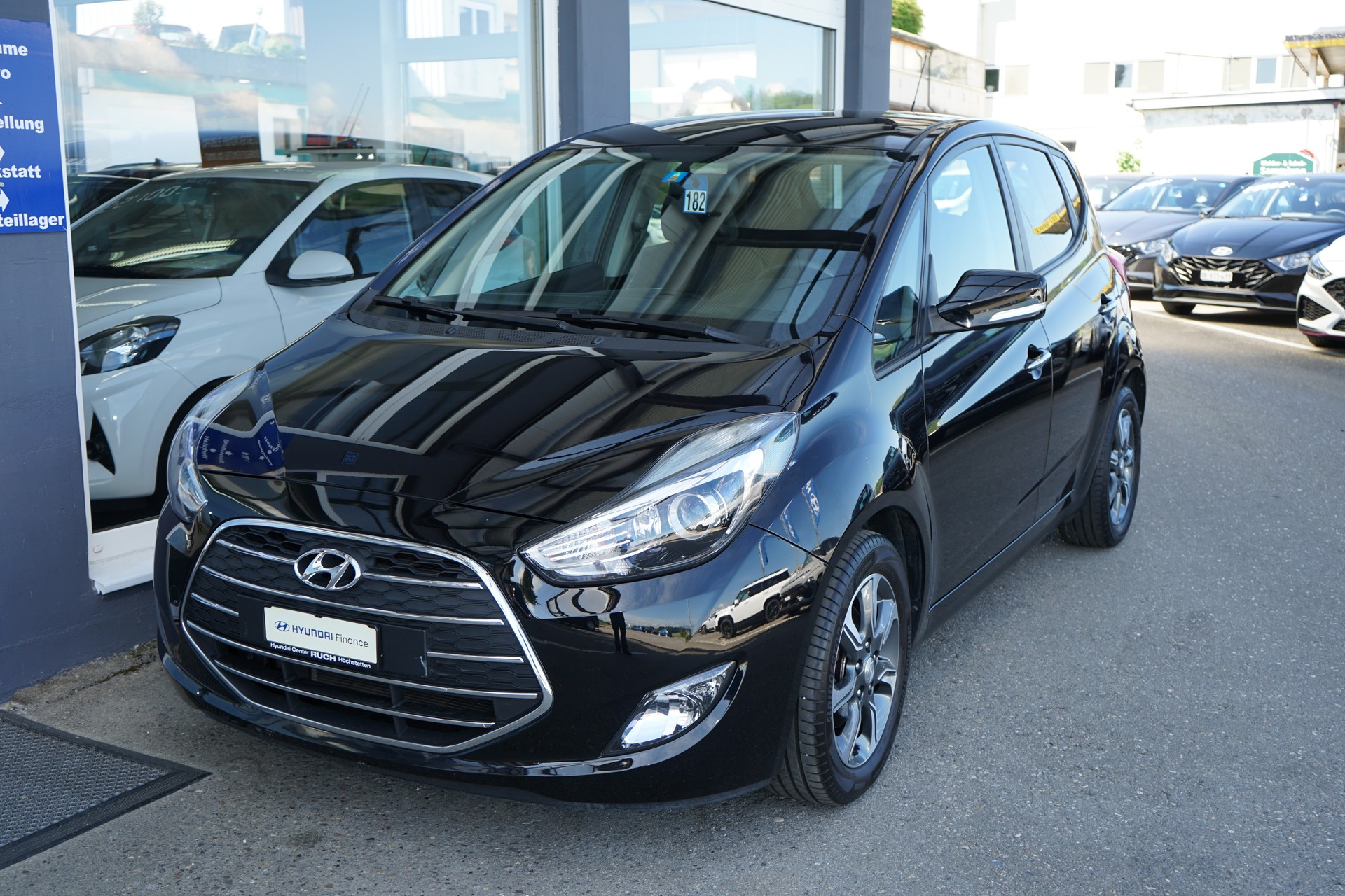 HYUNDAI iX20 1.6 Amplia Automatic-showroom-element-1