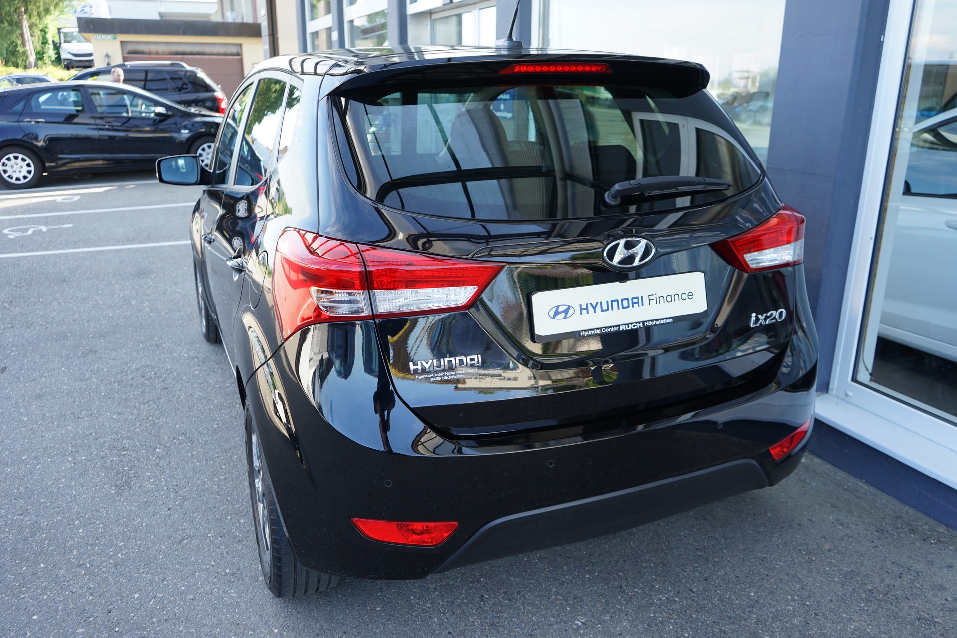 HYUNDAI iX20 1.6 Amplia Automatic-image-5
