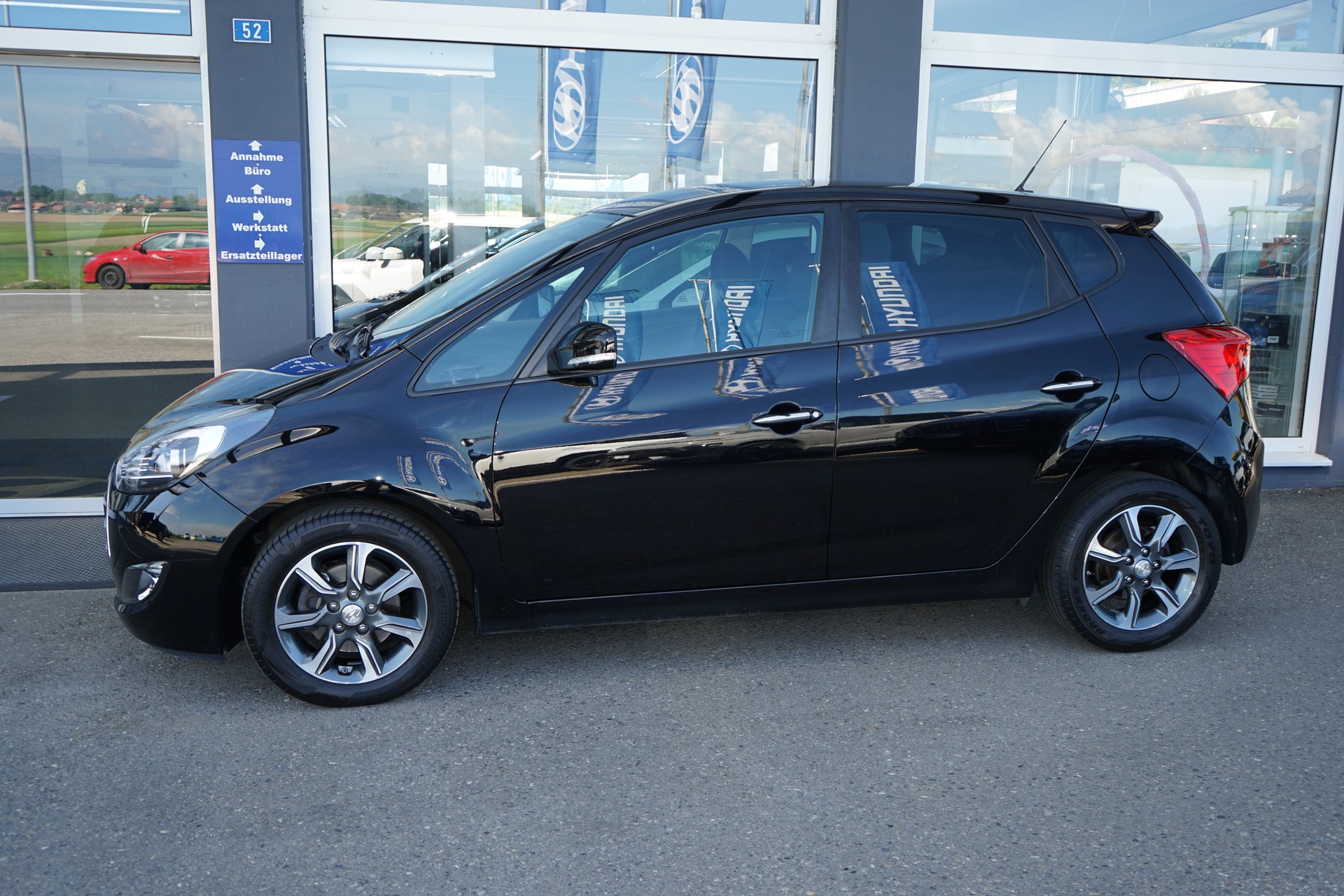HYUNDAI iX20 1.6 Amplia Automatic-image-16