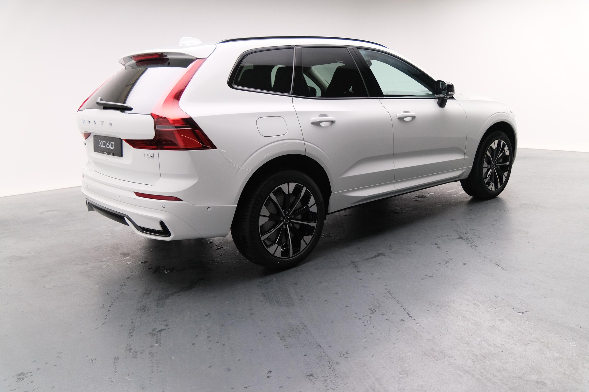 VOLVO XC60 2.0 T6 TE Ultra Dark eAWD-image-26