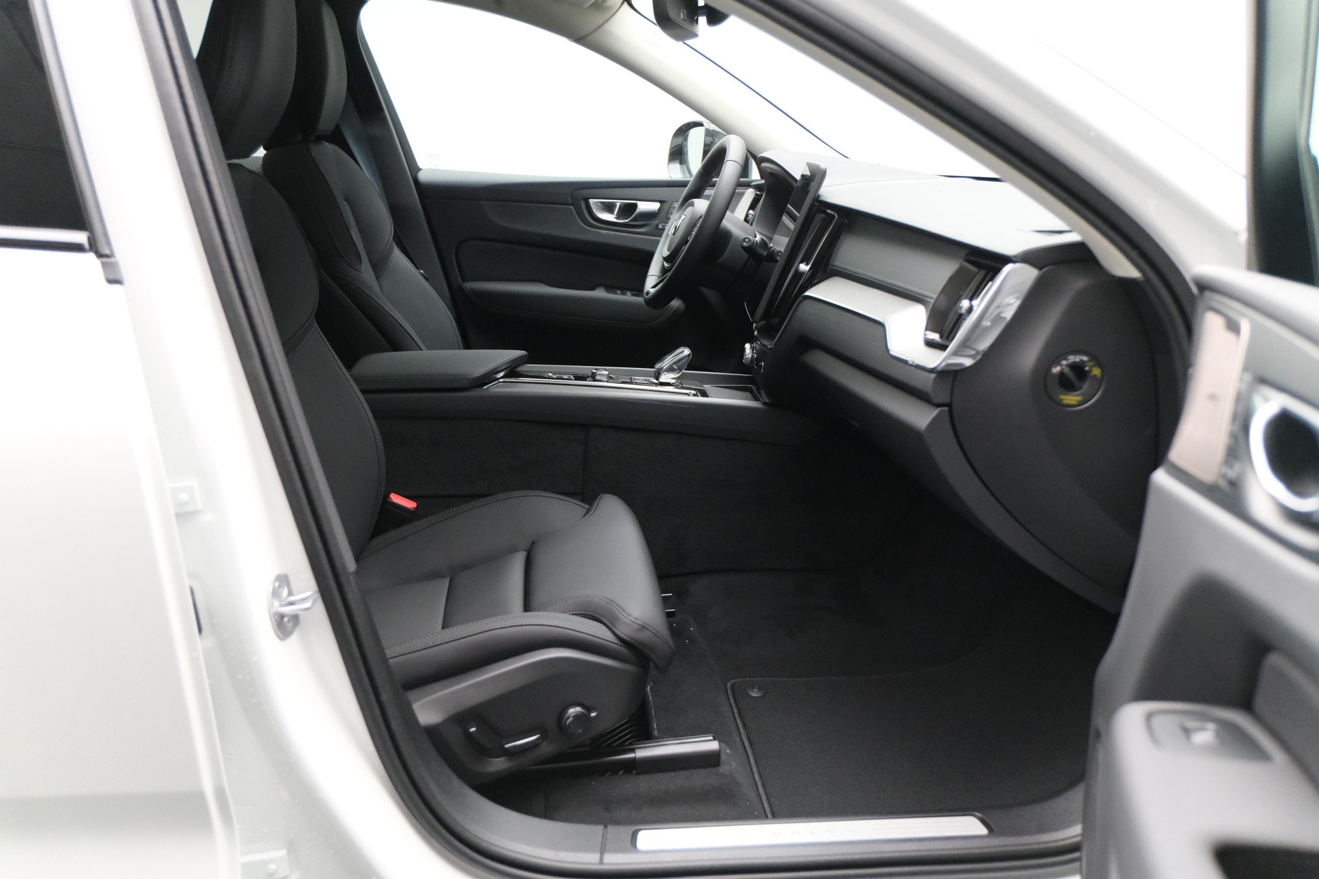 VOLVO XC60 2.0 T6 TE Ultra Dark eAWD-image-31