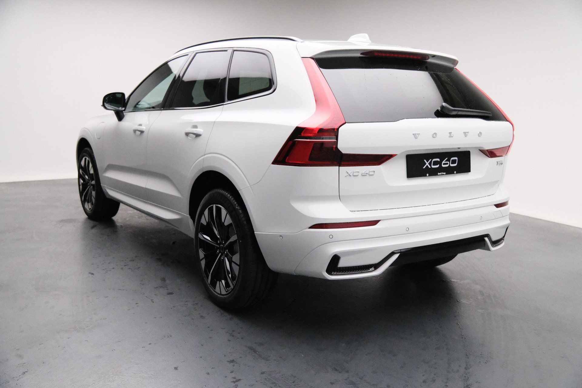 VOLVO XC60 2.0 T6 TE Ultra Dark eAWD-image-4